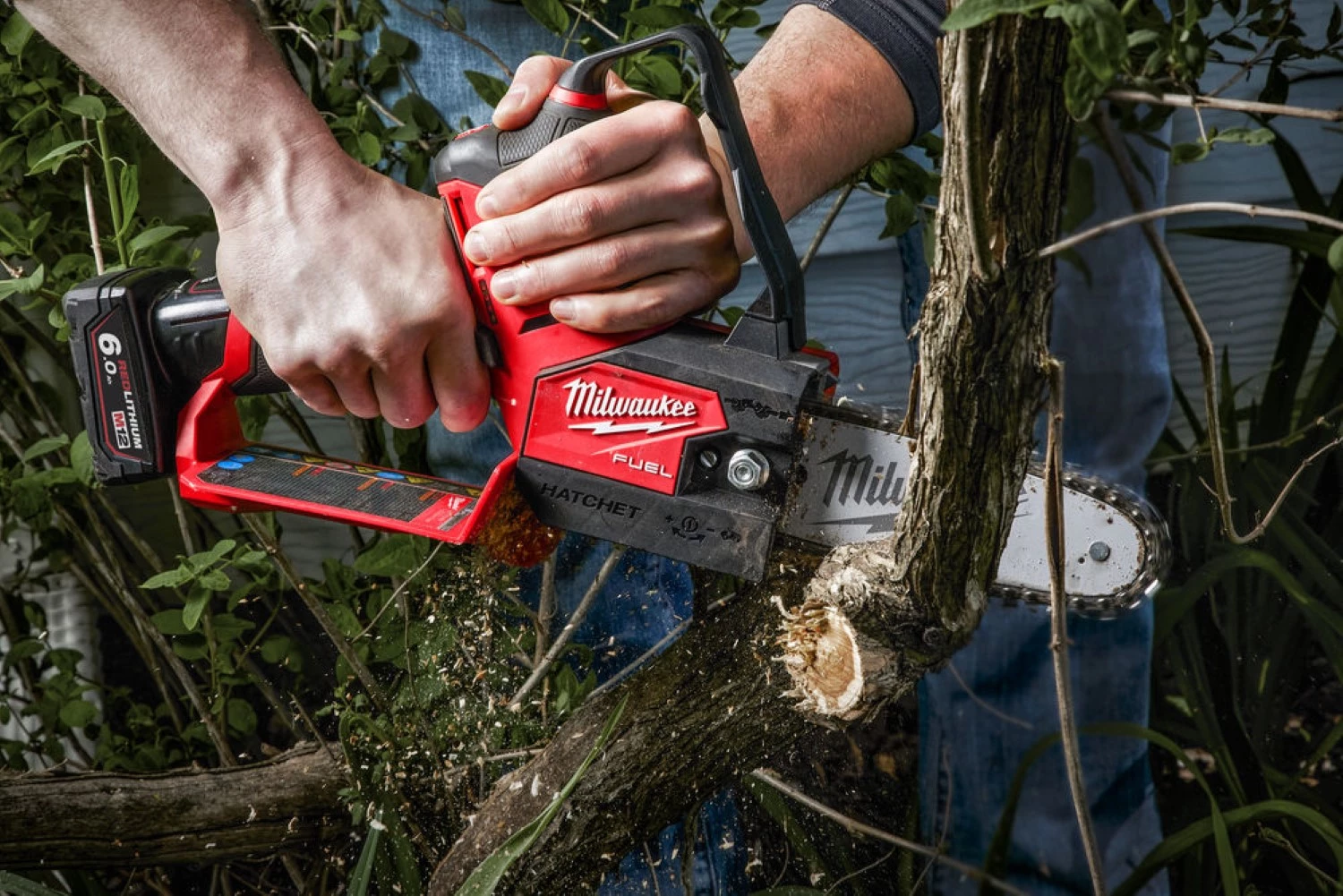 Milwaukee M12 FHS-602X Tronçonneuse sans fil-image