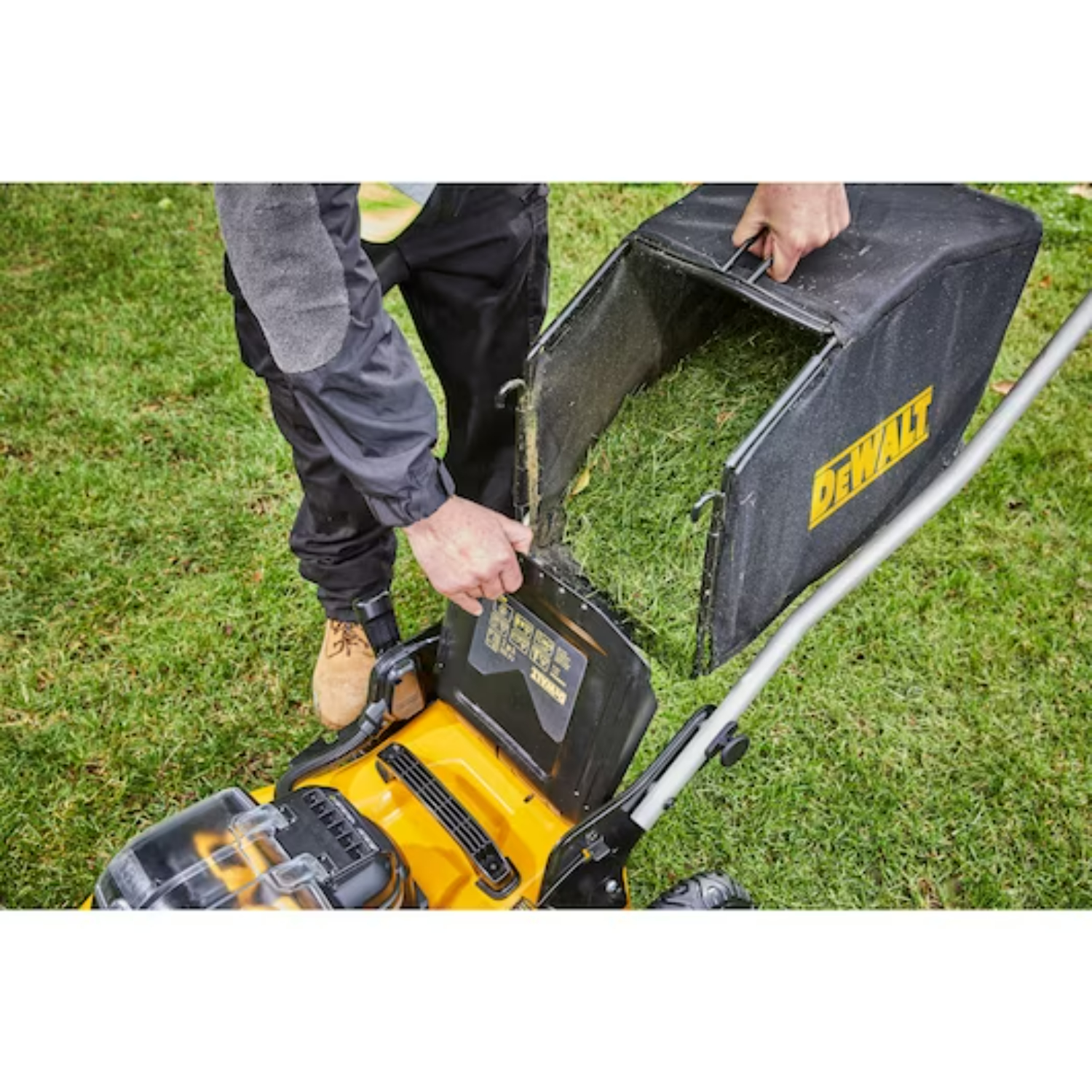 DeWALT DCMW564P2 18V Li-Ion Accu Grasmaaier set (2x 5.0Ah accu) incl. 1 opvangzak - 55L - 48cm-image