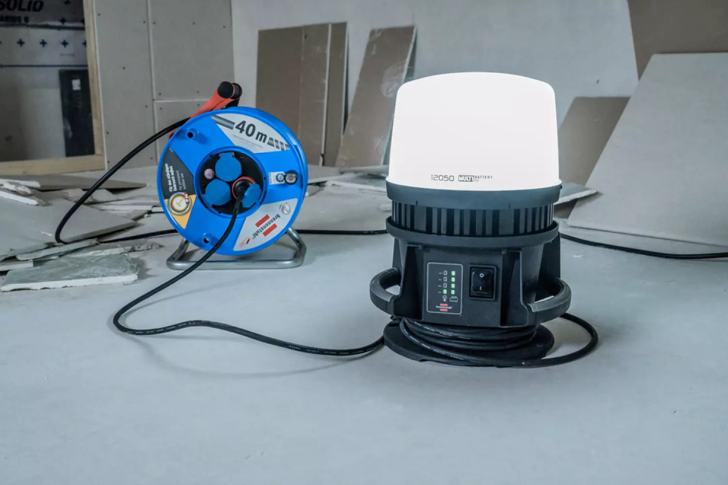 Projecteur de chantier LED Multi Battery Brennenstuhl 1173700003 - Hybride 360° - IP54 – 100 W - 12000 lm-image