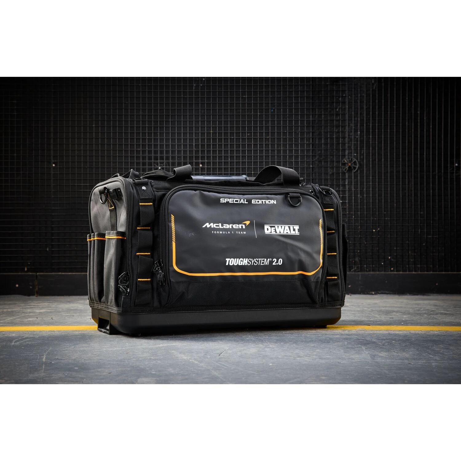 DeWALT DWST83542-1 McLaren Gereedschaptstas met wielen voor TOUGHSYSTEM - 22"-image