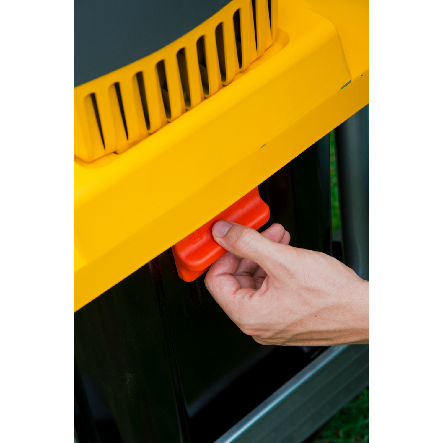 Stiga BIO SILENT 2500 Broyeur électrique - 2500W-image