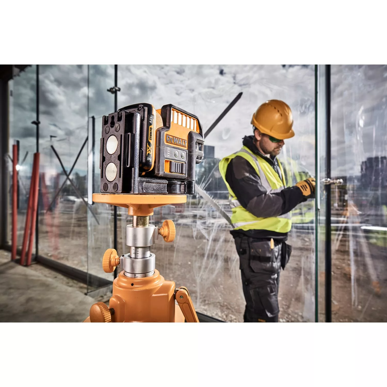 DeWALT DCE0825D1G-QW Laser croisé 12 V - 5 lignes - vert - 30 m - IP65-image