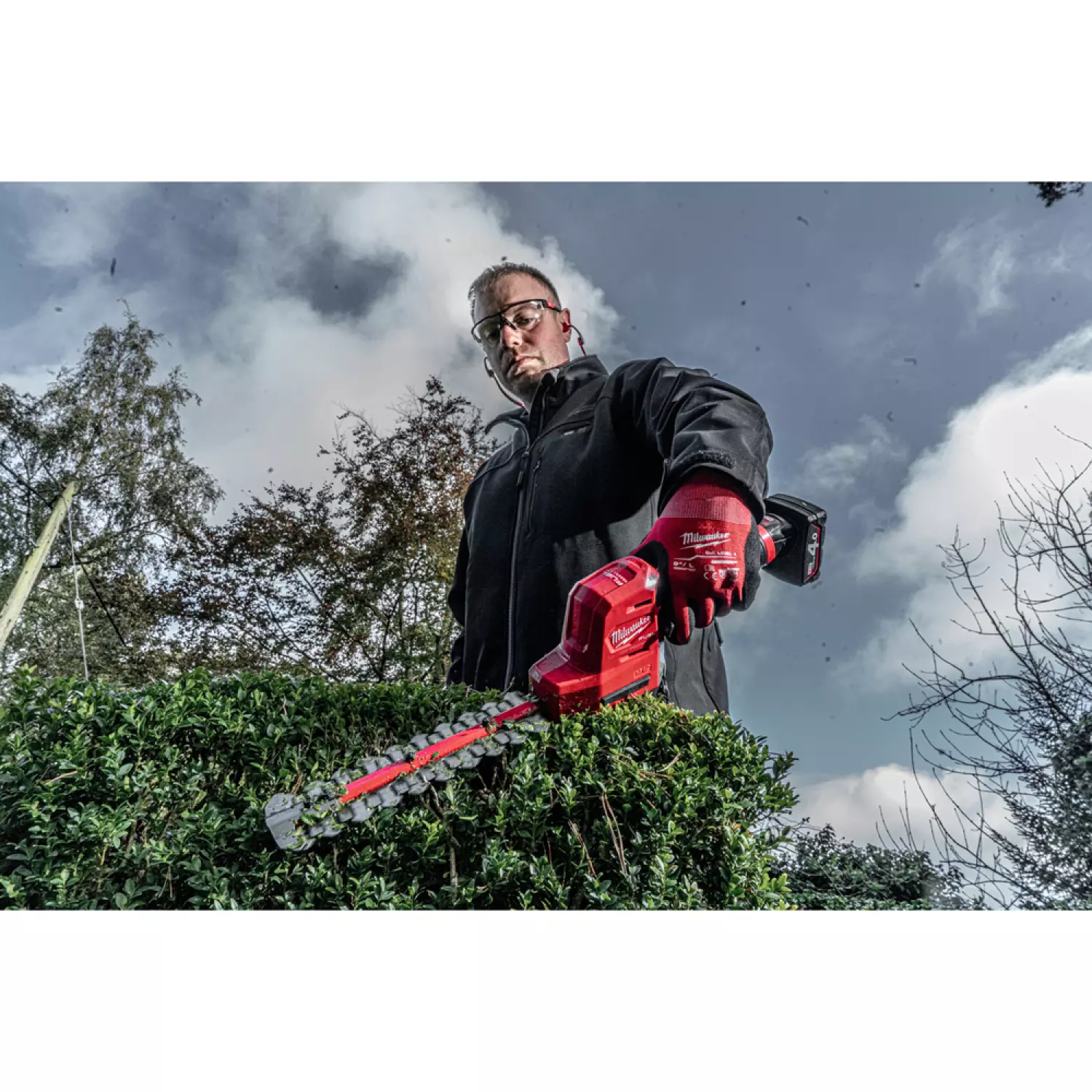 Milwaukee M12 FHT20-0 M12 FUEL™ 12V Li-Ion accu heggenschaar body - 200mm - koolborstelloos-image