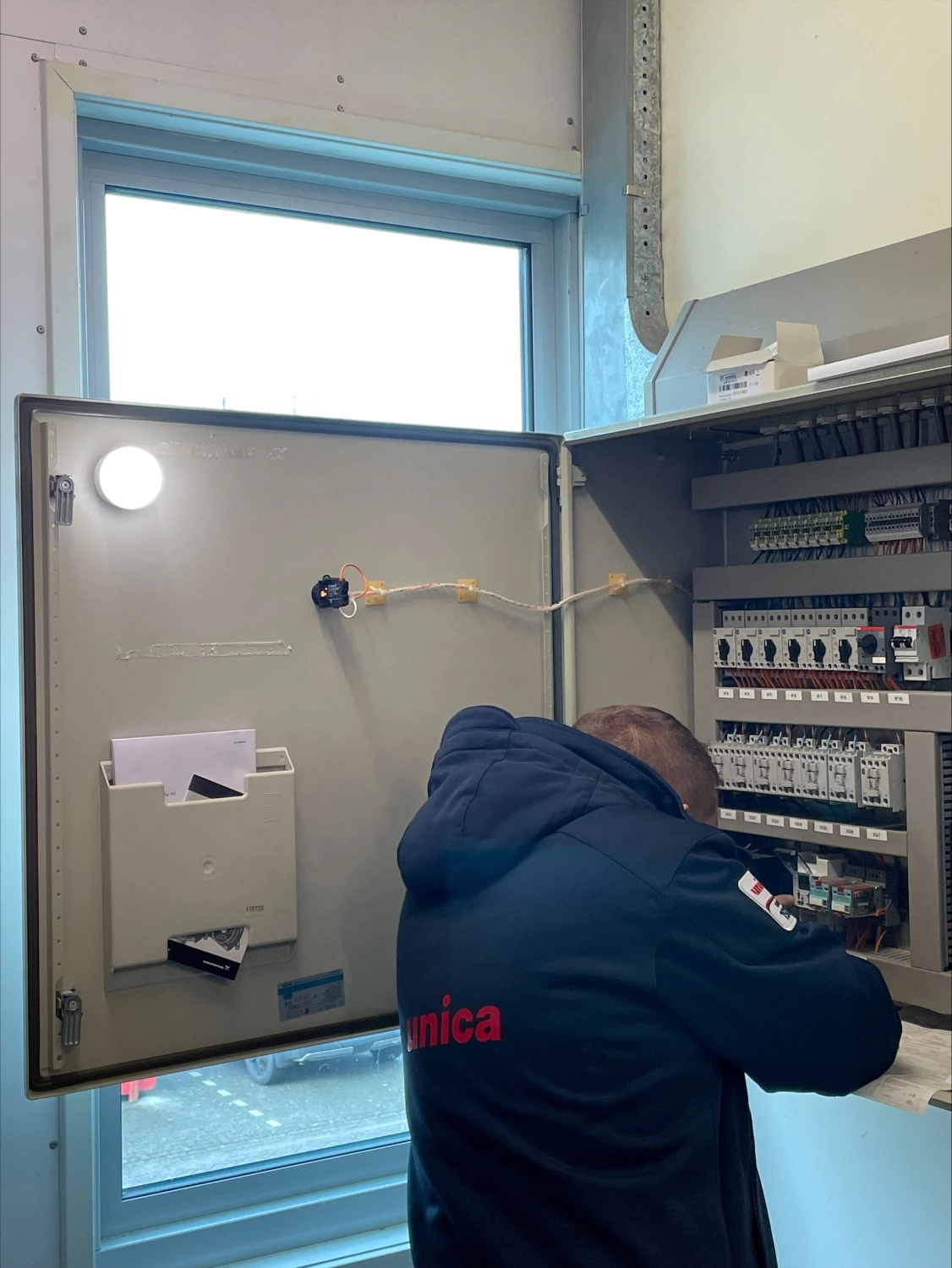 Bailey Magnetic Beacon LED RGBW-image