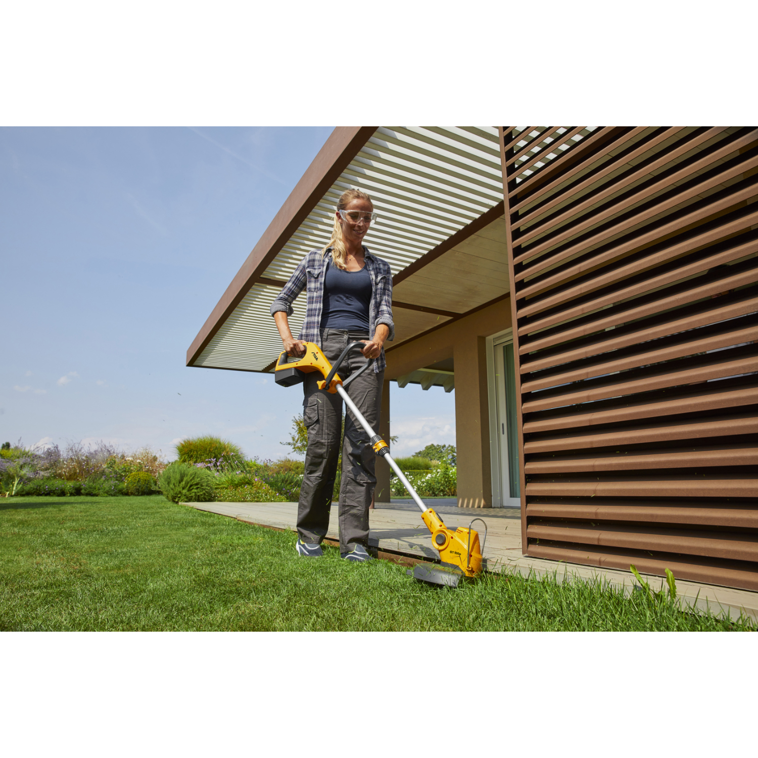 Stiga GT 100e Kit Coupe-herbe à batterie Li-Ion 20V (1x batterie 2.0Ah) - 25cm-image