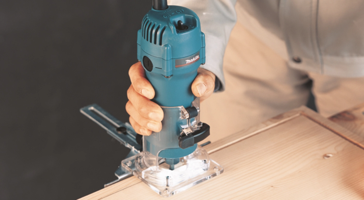 Makita 3707F Kantenfrees - 440W - 6mm-image