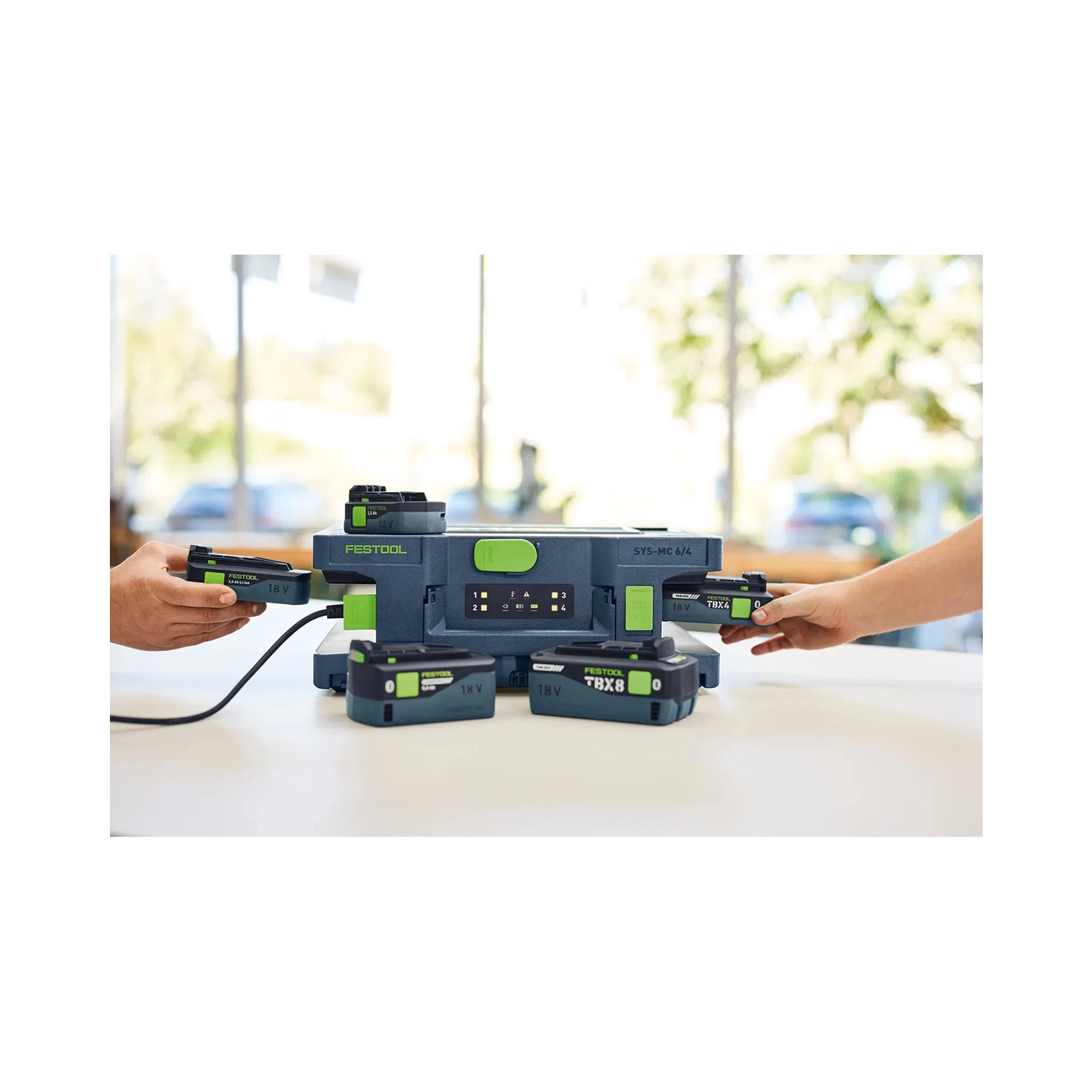 Festool SYS-MC 6/4 Sneloplaadapparaat 10,8 V tot 18 V - 4 accu's - 6A-image