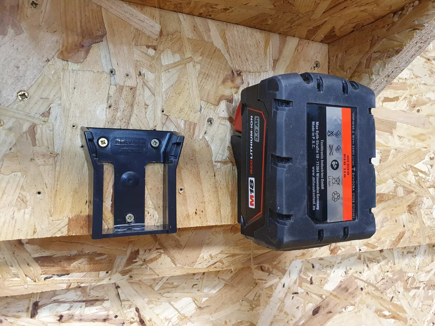 StealthMounts BM-MW18-BLK-6 Accuhouder voor Milwaukee M18 - Zwart - 6-pack-image