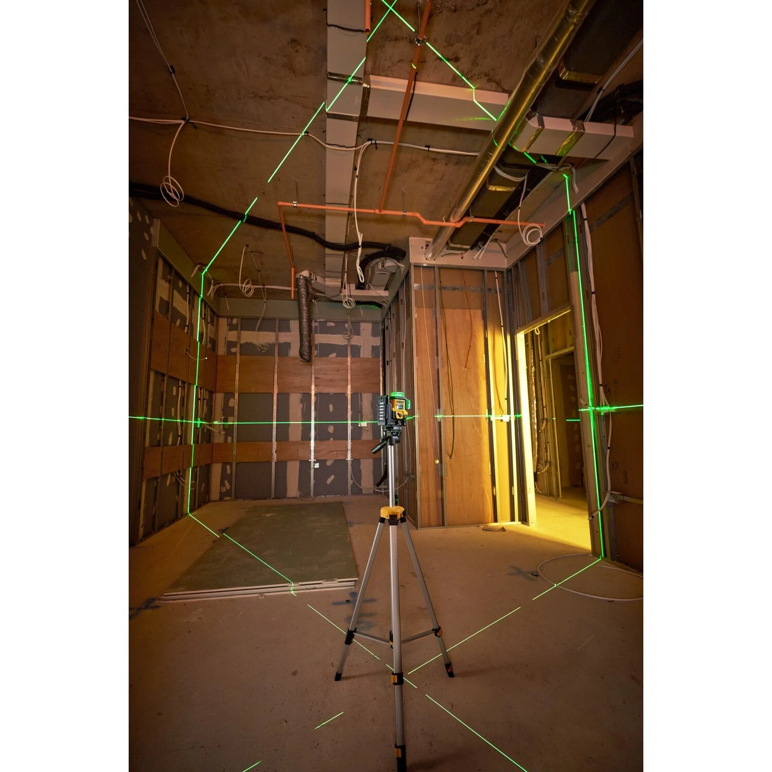 DeWALT DCLE14361GB-XJ​ Kruislijnlaser in tas - 3x 360° - groen - 50m - IP54-image