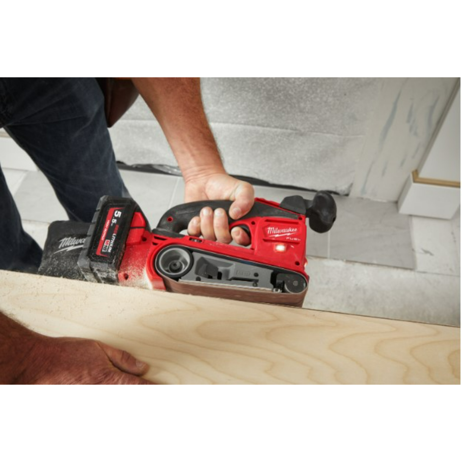 Milwaukee M18 FBTS75-552X 18V Li-ion accu bandschuurmachine set (2x 5.5Ah) in HD Box- 75 x 457mm-image