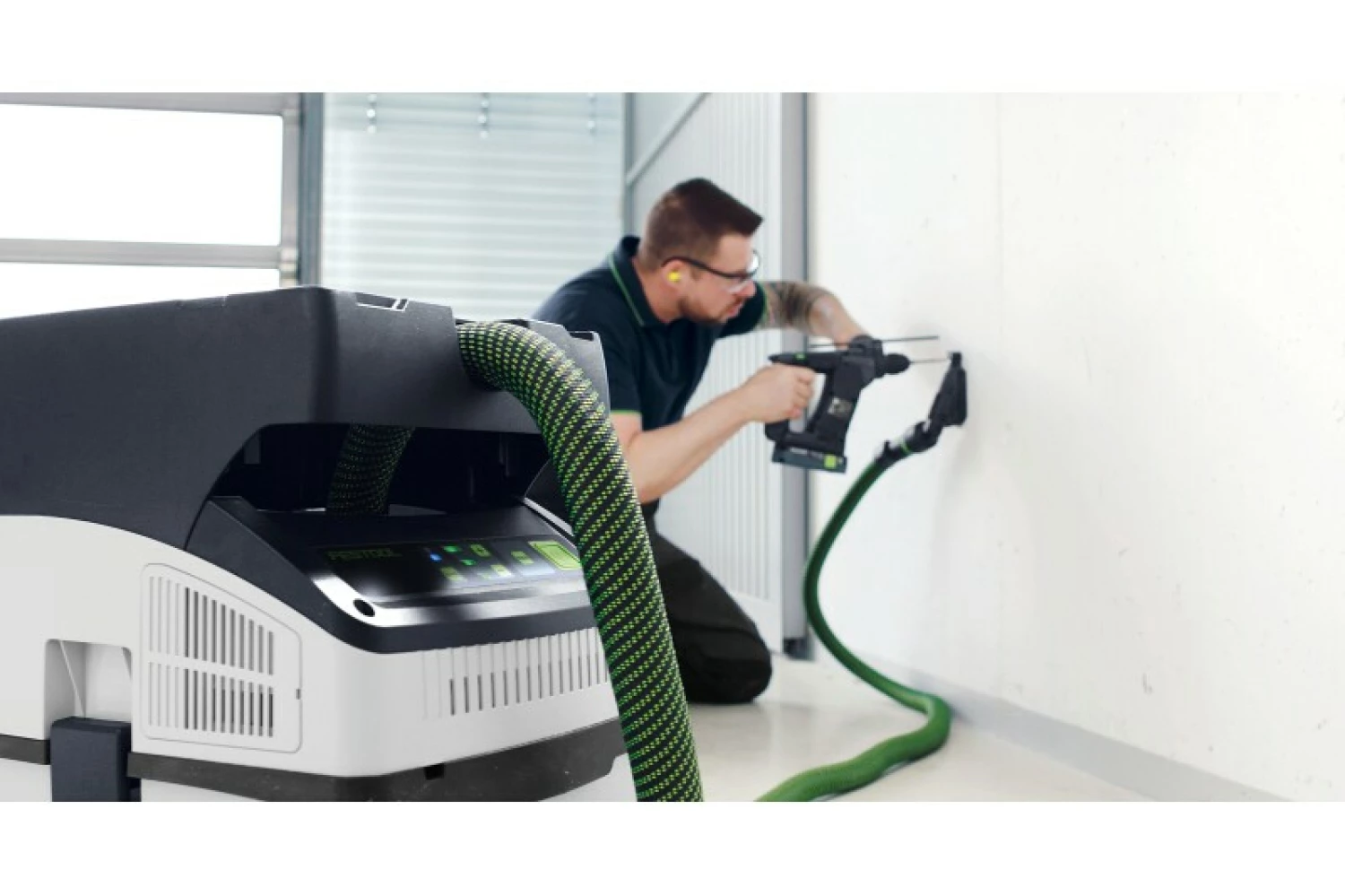 Festool CTLC MINI I-Plus 36V (2x18V) Li-Ion accu stofzuiger set (4x 5,0Ah) - 3100l/min - Stofklasse L-image