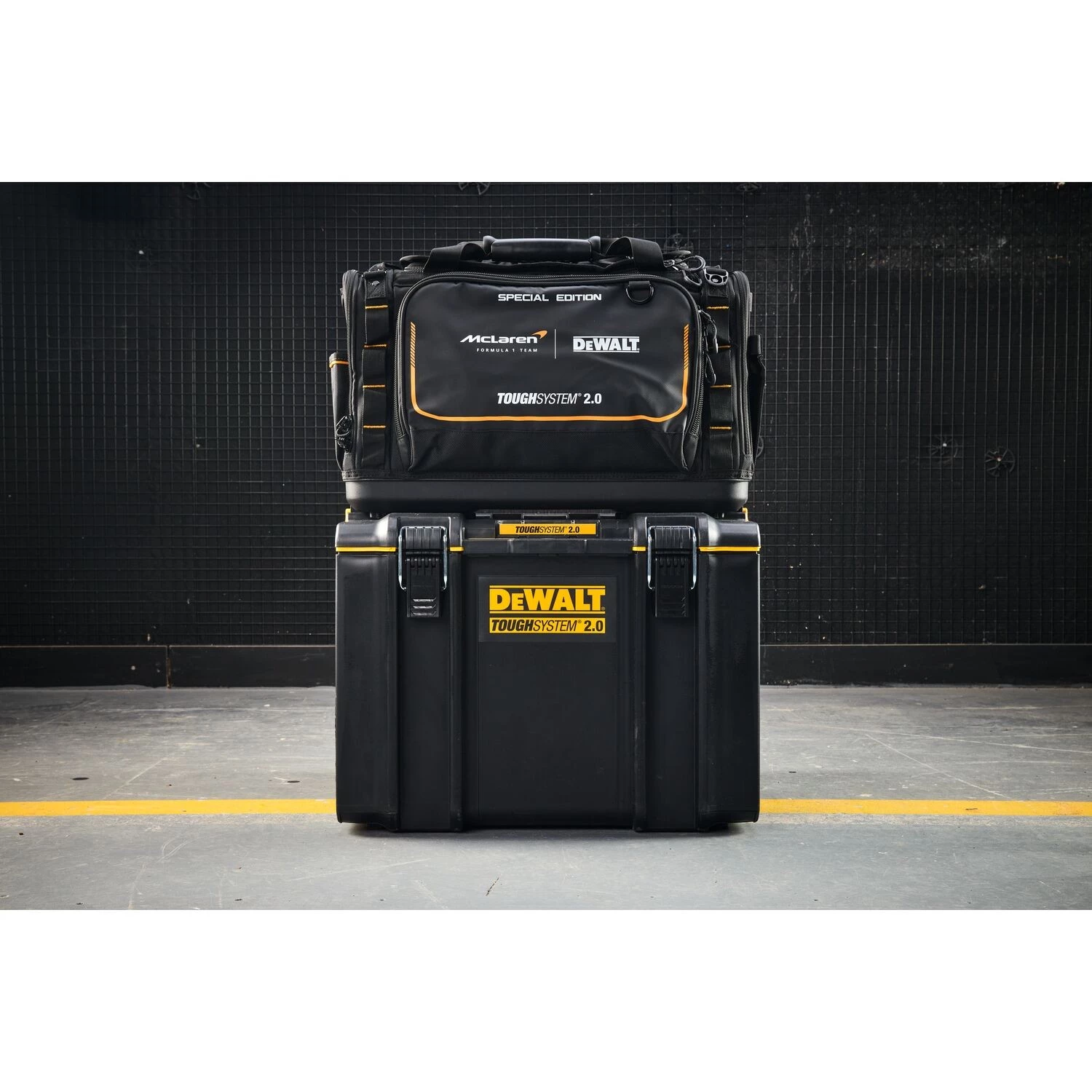 DeWALT DWST83542-1 McLaren Gereedschaptstas met wielen voor TOUGHSYSTEM - 22"-image