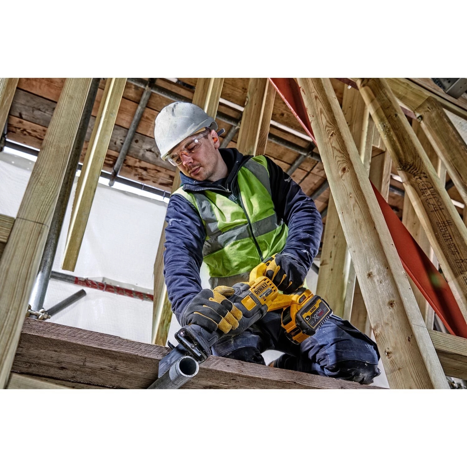 DeWALT DCS389N 54V Flexvolt Li-ion accu reciprozaag body-image