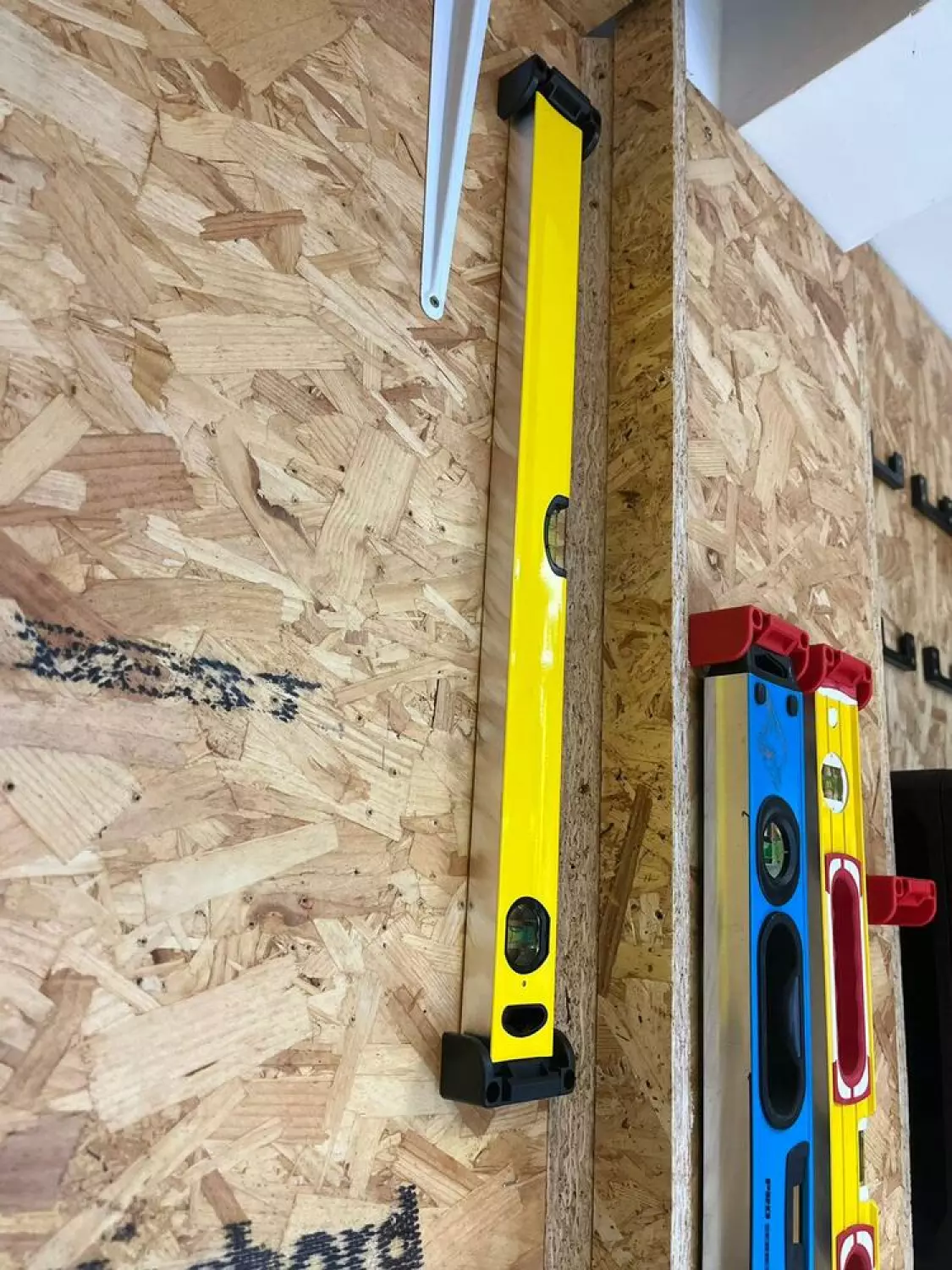 StealthMounts OM-LM-SL-BLK-2 Supports de niveau universel Slim - Noir - 2 pièces-image