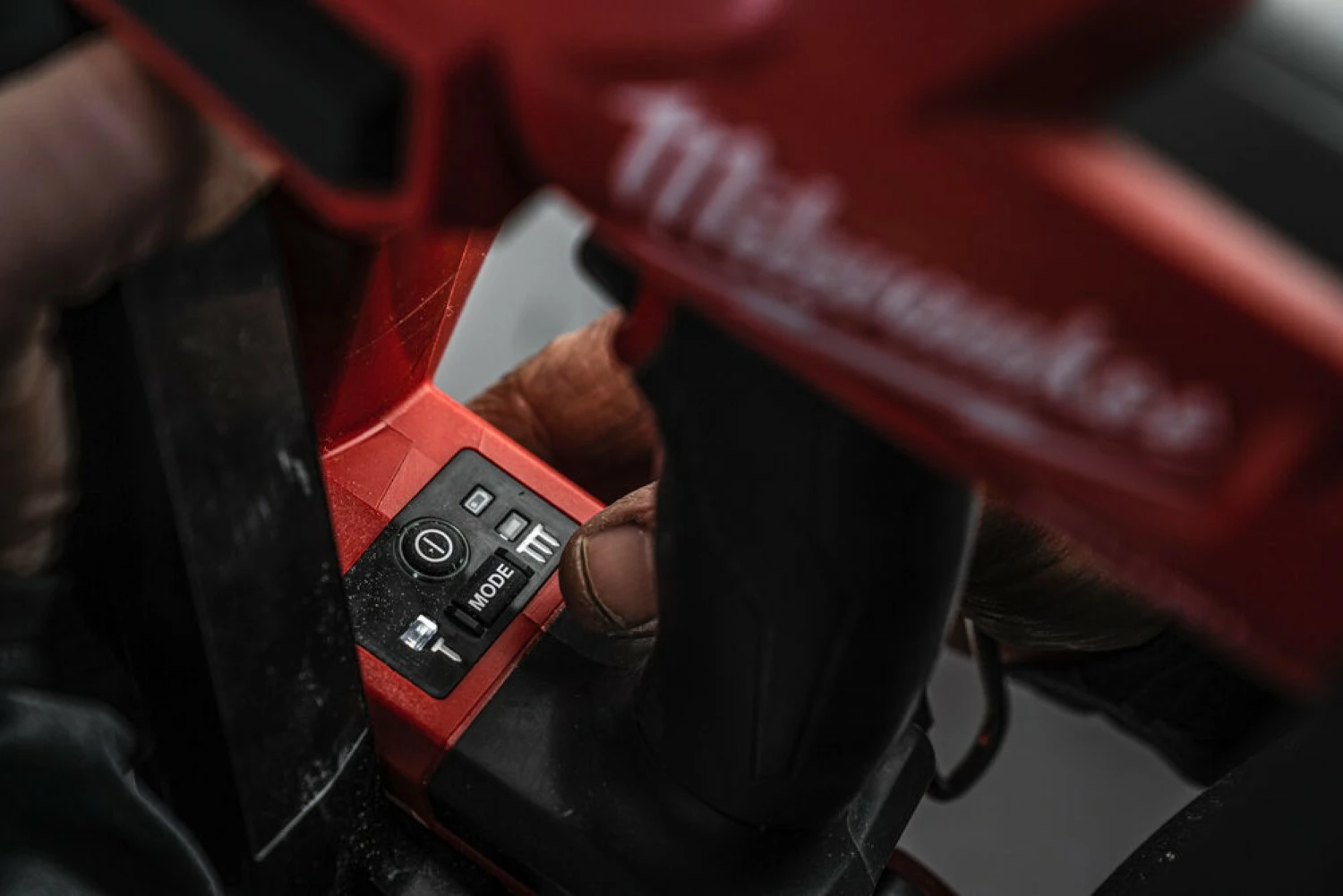 Milwaukee M18 FN16GA-0X Cloueur de finition sans-fil - 18V Li-ion - HD Box - Machine seule-image