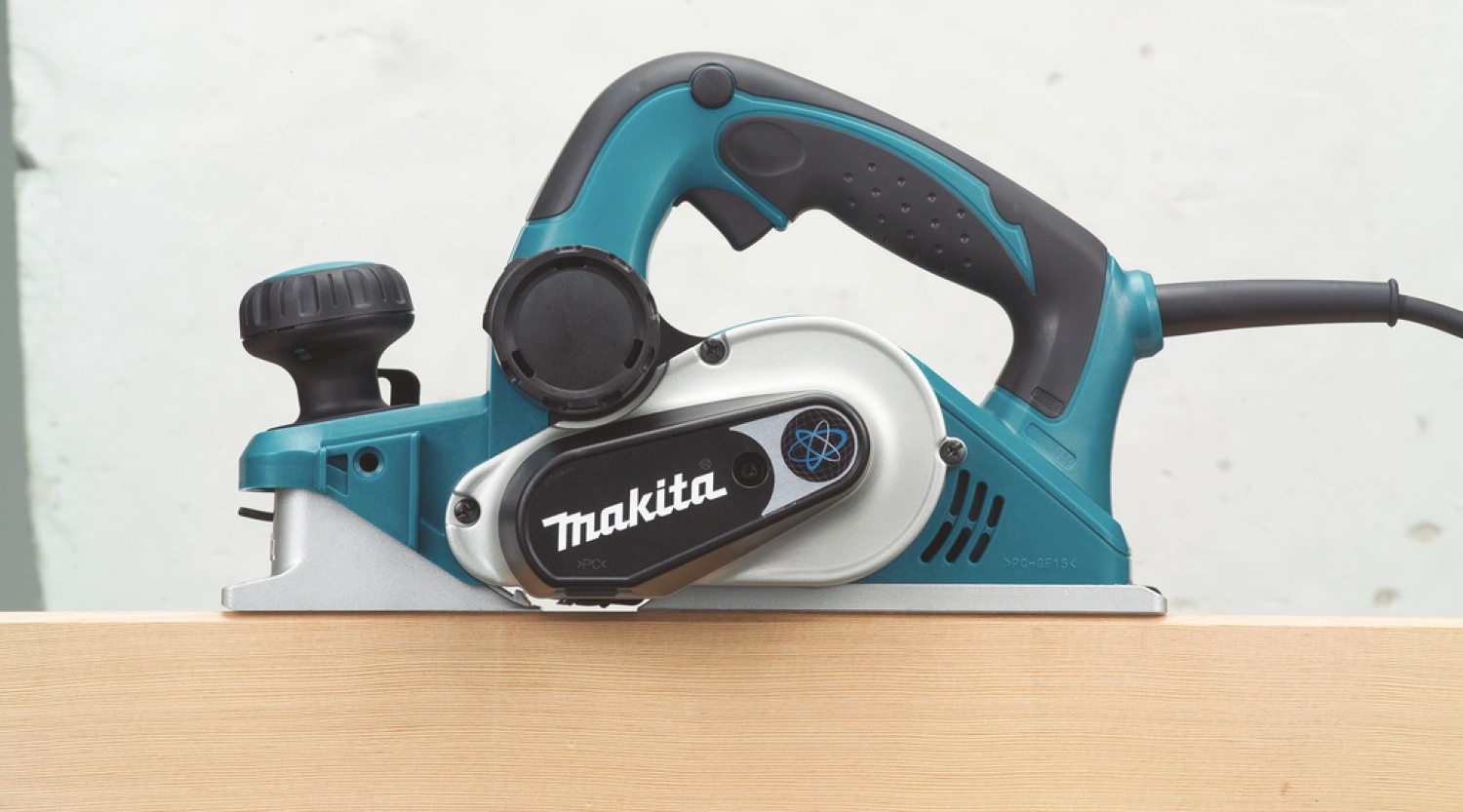 Makita KP0810K Rabot dans coffret - 850W -82 mm - 4,0 mm-image