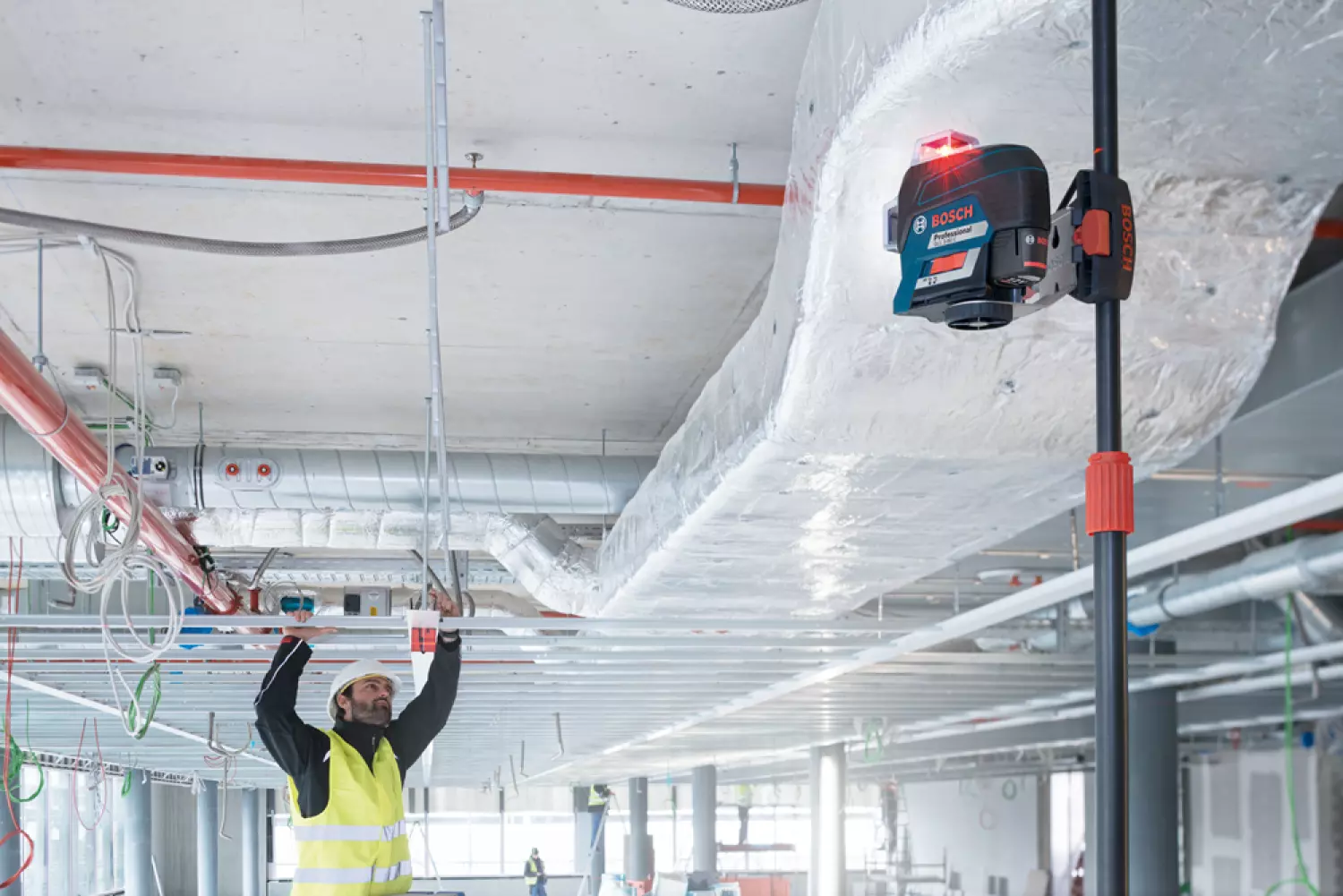 Bosch GLL 3-80 C Laser à ligne avec batterie Li-Ion 12 V (1 batterie 2,0 Ah) dans un coffret L-boxx - Rouge-image