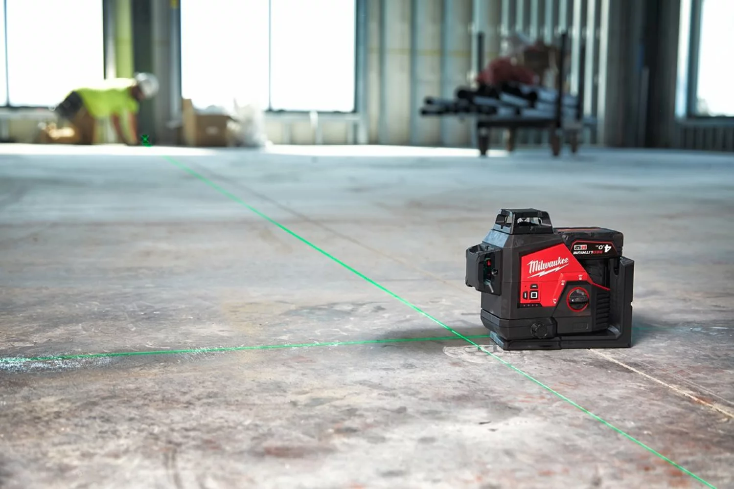 Milwaukee M12 3PLKIT-401P Kit laser sans-fil - 12V Li-Ion - (1x 4,0 Ah) - coffret - 3 lignes - Vert - 38 m-image