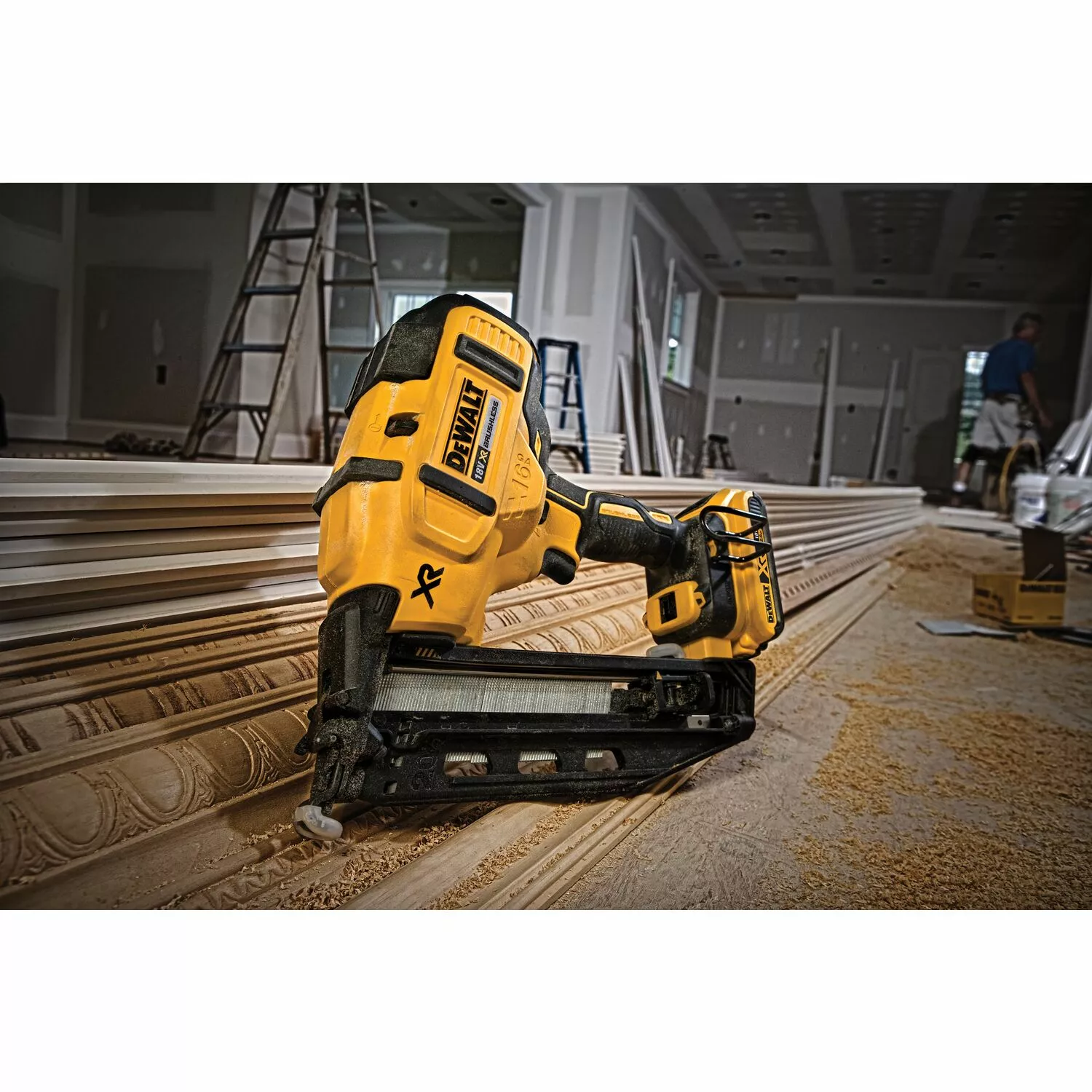 DeWALT DCN660P2 Cloueuse de finition sans fil 18V Li-Ion set (2x batterie 5,0Ah) dans coffret - moteur sans charbon - 16 Gauge - 32-63mm-image