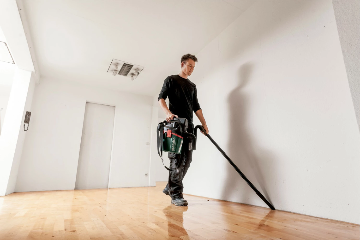 Metabo AS 18 L PC Compact aspirateur sans fil 18V Li-Ion - tout usage / construction - machine seule - Classe L - 6L- 602028850-image