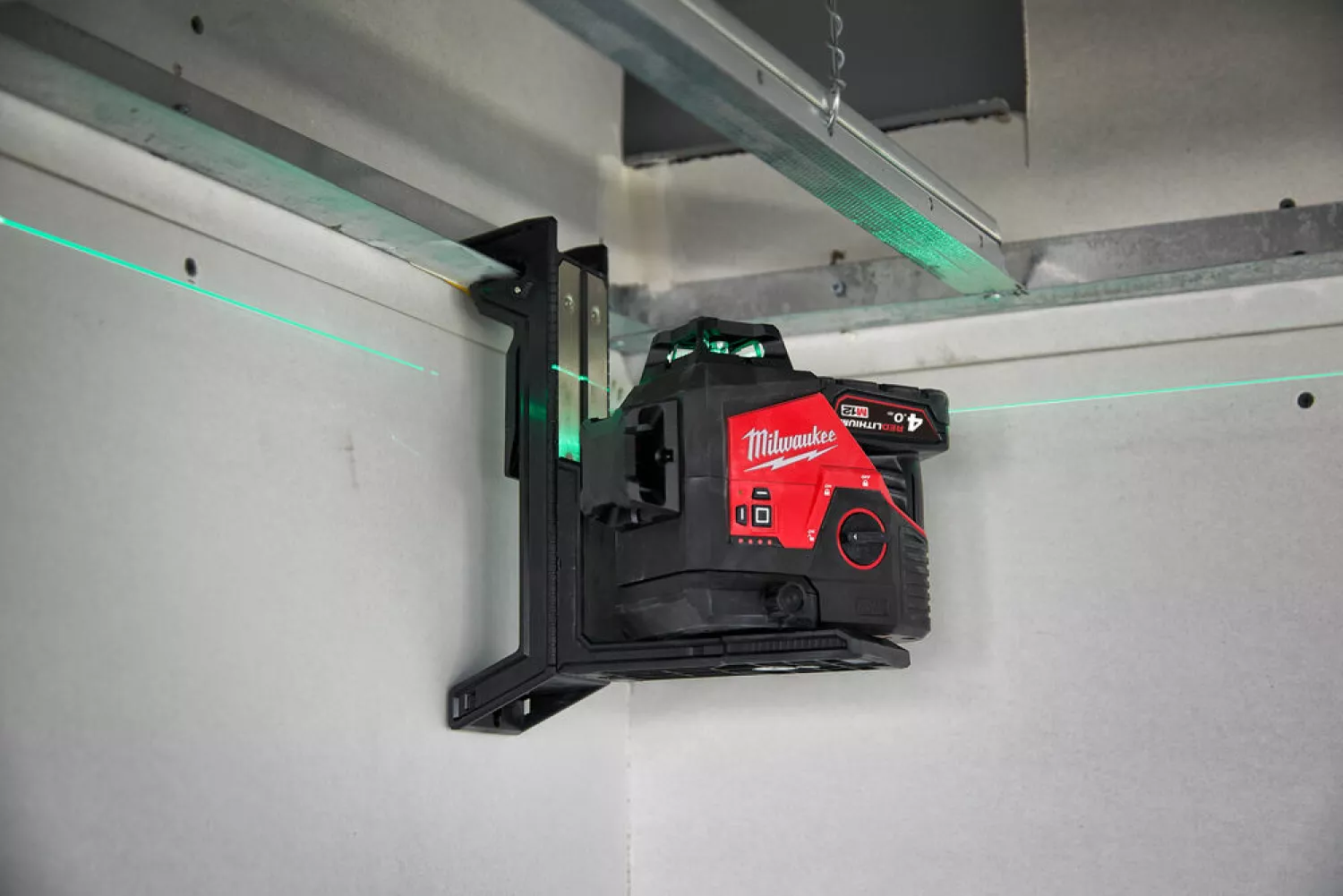 Milwaukee M12 3PL-0C 12V Li-Ion accu kruislijnlaser body in koffer - 3 lijnen - Groen - 38m-image