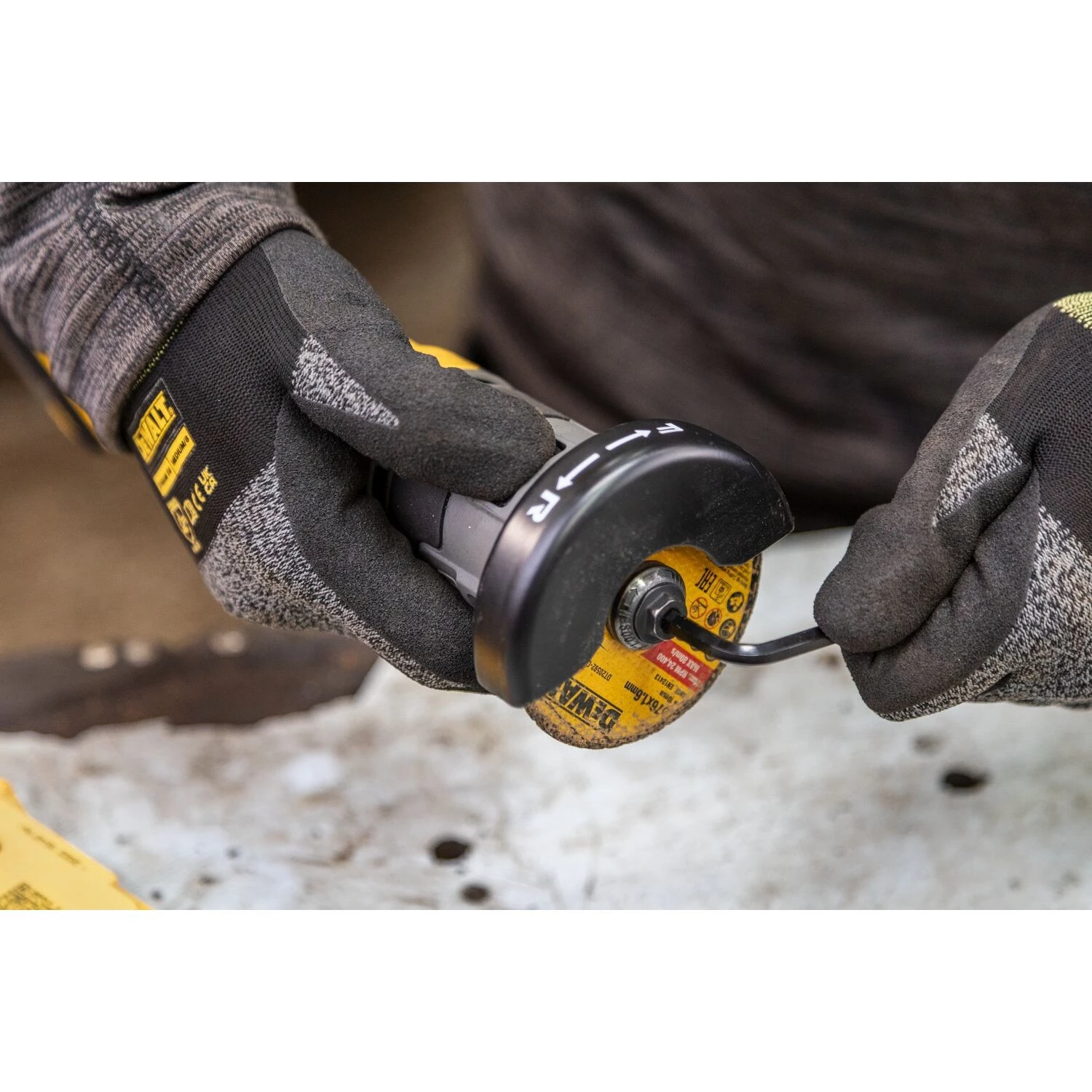 DeWALT DCG430N-XJ Tronçonneuse sans fil XR - 76 mm-image
