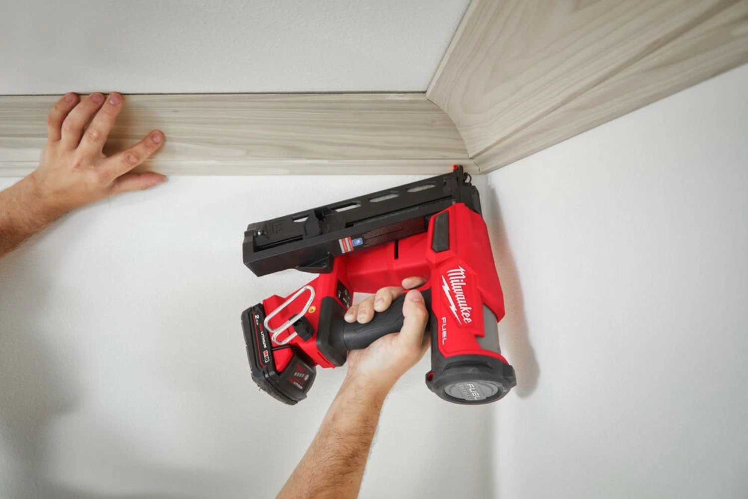 Milwaukee M18 FN16GA-202X Cloueuse sans fil - 18V Li-ion - 2 batteries 2,0 Ah - HD Box-image