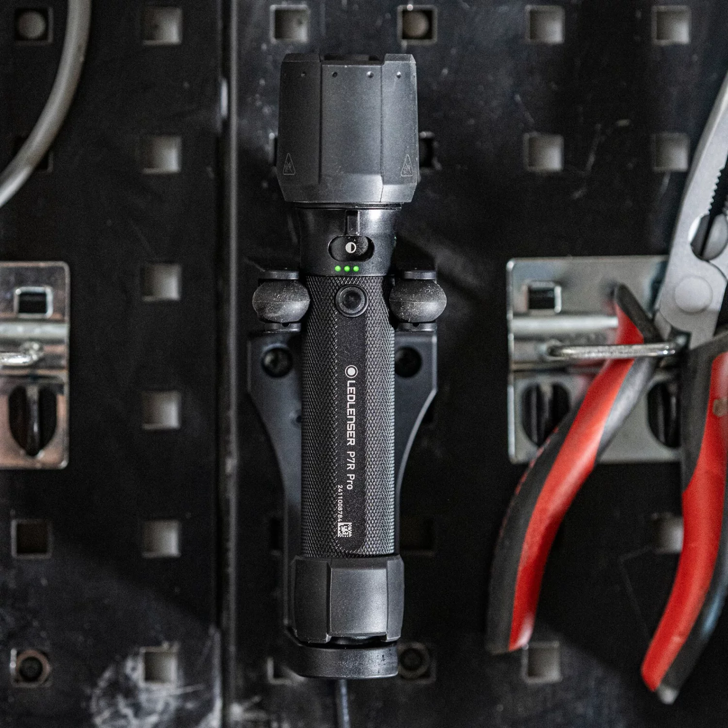 Ledlenser P7R Pro LED zaklamp - IP68 - 2000Lm - Oplaadbaar-image