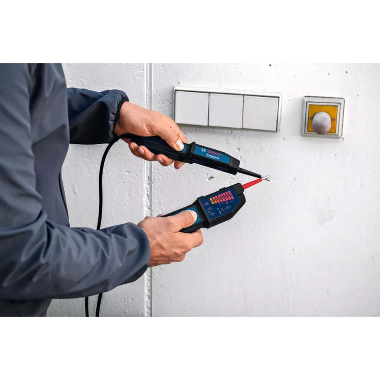 Bosch GVT 1000-15 Testeur de tension avec contact dans un étui - CA/CC 1000 V - CAT III 1000 V / CAT IV 600 V-image