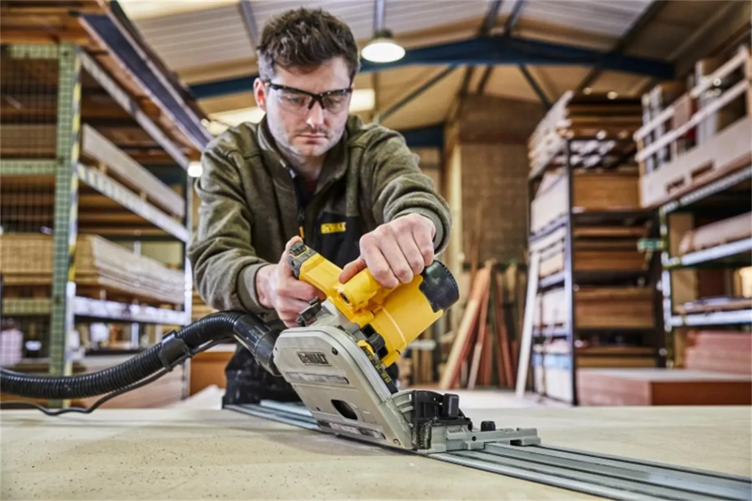 DeWALT DWS520KTR - Scie plongeante avec rail de guidage 1,5m - dans TSTAK - 1300W - 165mm-image