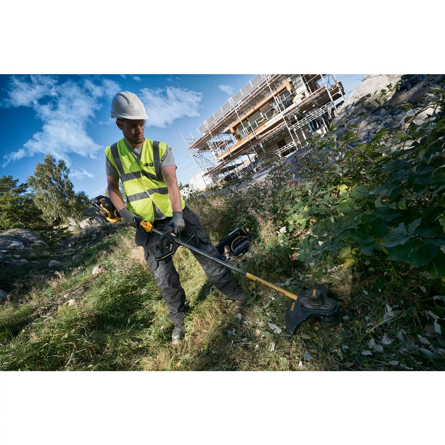 DeWALT DCM571X1 54V XR FLEXVOLT Li-Ion accu grastrimmer / bosmaaier set (1x 9,0Ah accu)-image