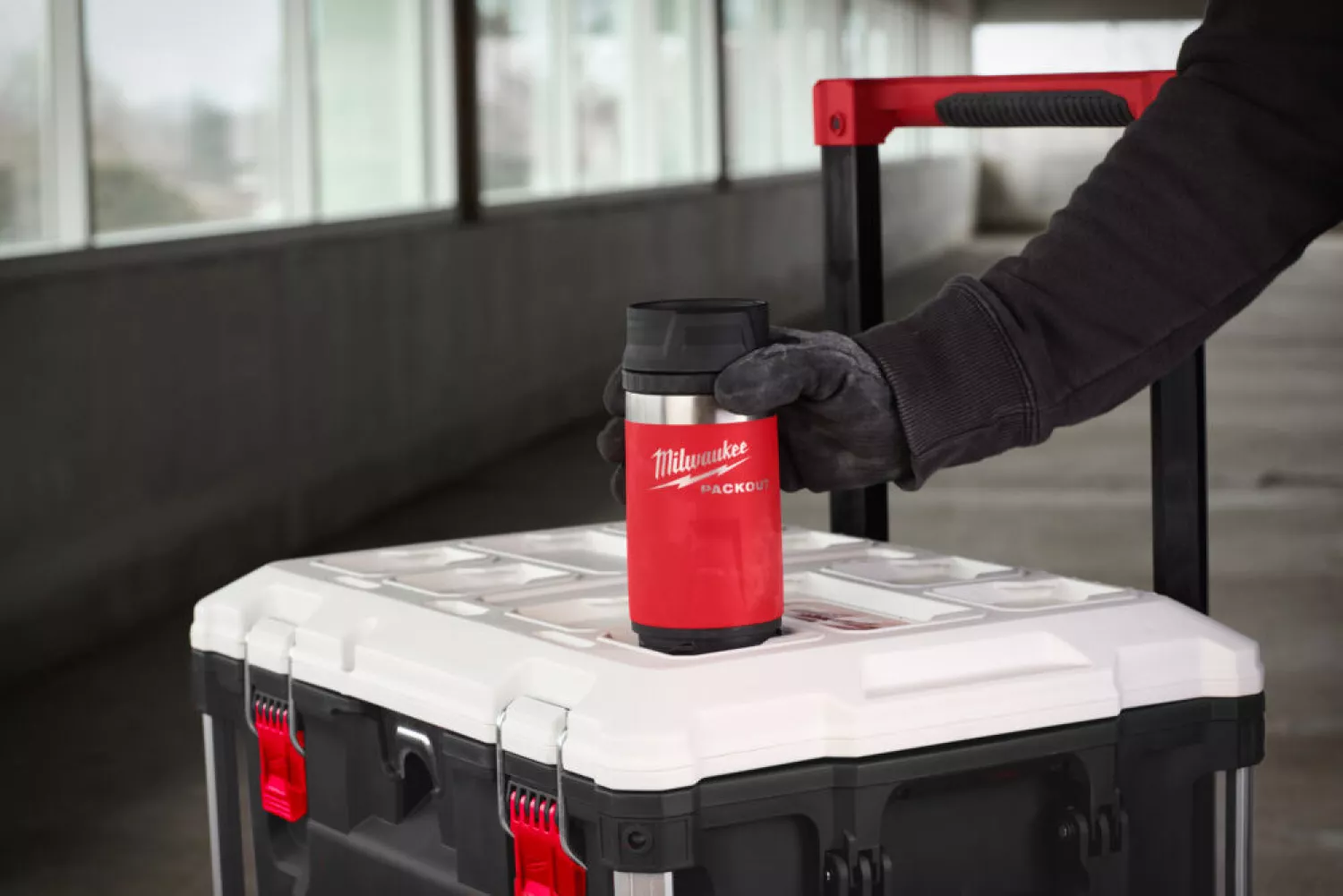 Milwaukee 4932498977 PACKOUT™ Thermosfles - 355 ml - drinkdop - rood-image