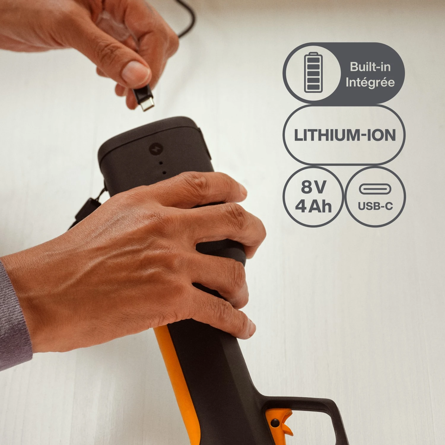 Fiskars accu snoeischaar M bypass met ingebouwde accu