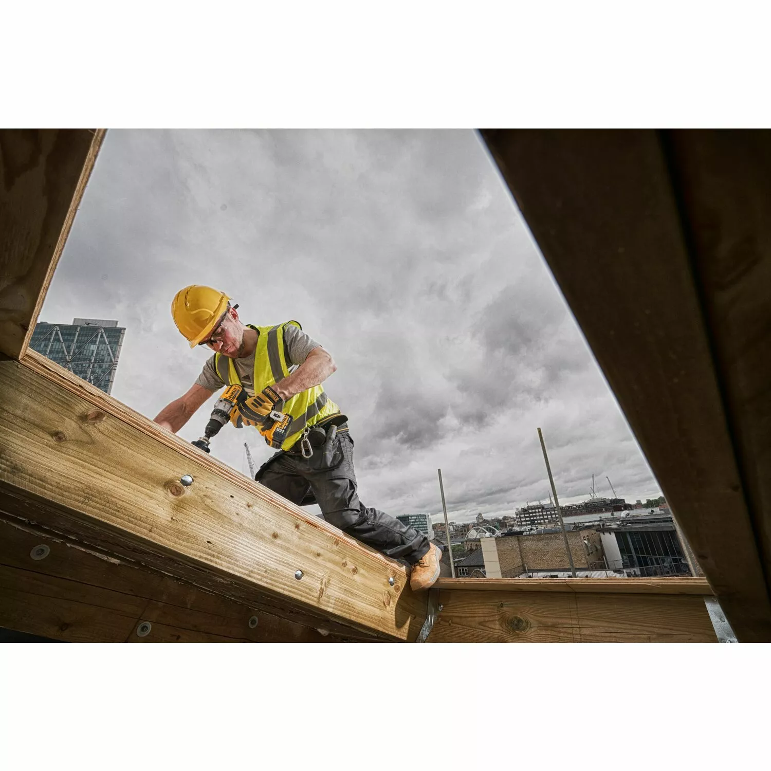 DeWALT DCD991P2 Vis / forage de batterie LI-ion 18V (batterie 2x 5,0h) dans le carbone de cas sans balais sans balais-image