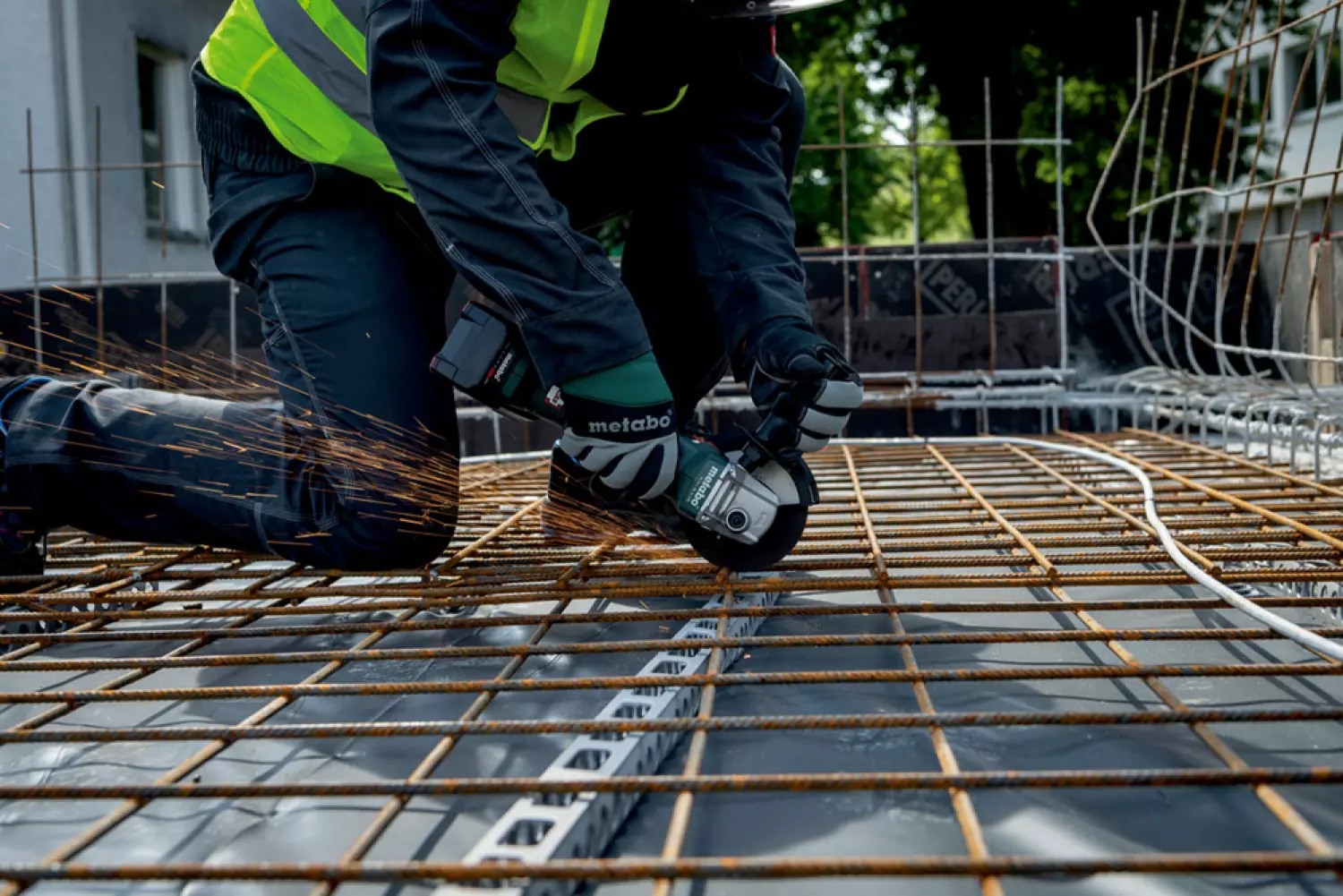 Metabo W 18 L BL 9-125 18V Li-Ion accu haakse slijper body in metaBOX - 125mm-image