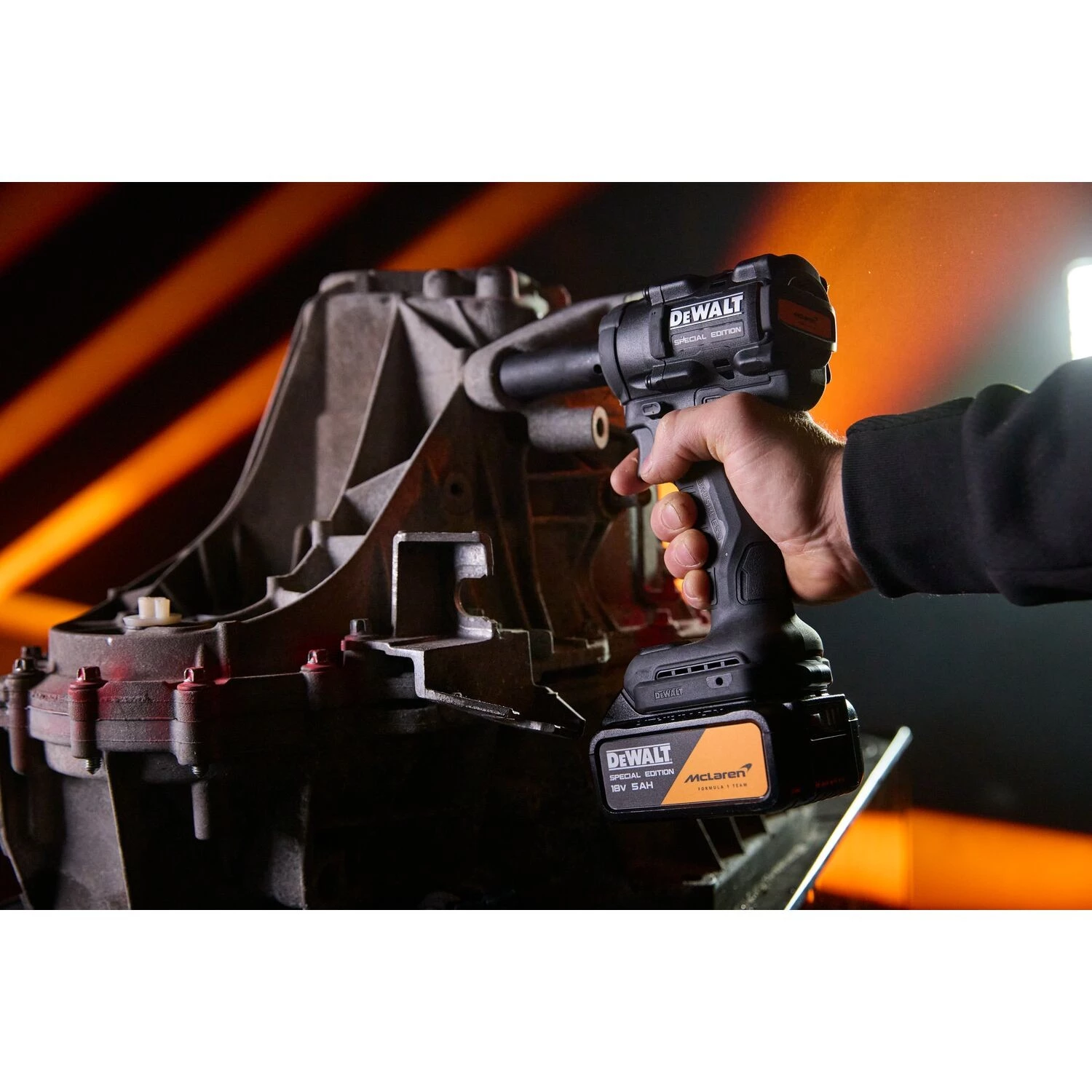 DeWALT X MCLAREN DCF92MP2T-QW 18V XR 1/2" accu slagmoersleutel set (2x 5.0Ah accu + lader)