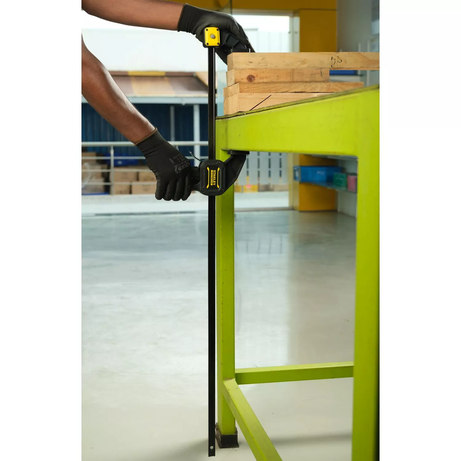Stanley FMHT0-83237 L Eenhands Lijmklem - 900mm