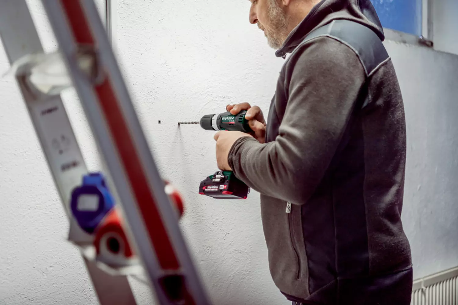 Metabo SB 18 L BL Mobile workshop 18V Li-ion accu klopboor-/schroefmachine set (2x 2.0Ah accu) in koffer incl. 78-Delige accessoiresset-image