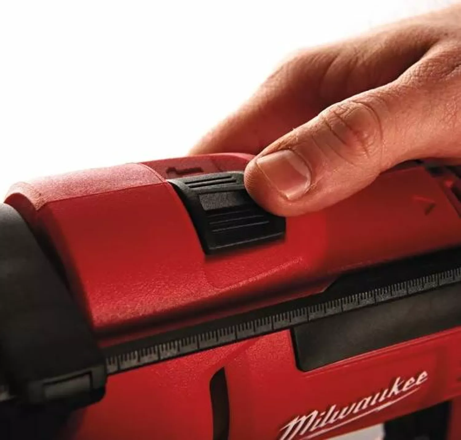 Milwaukee 4933431955 - Perceuse à percussion - 705W-image