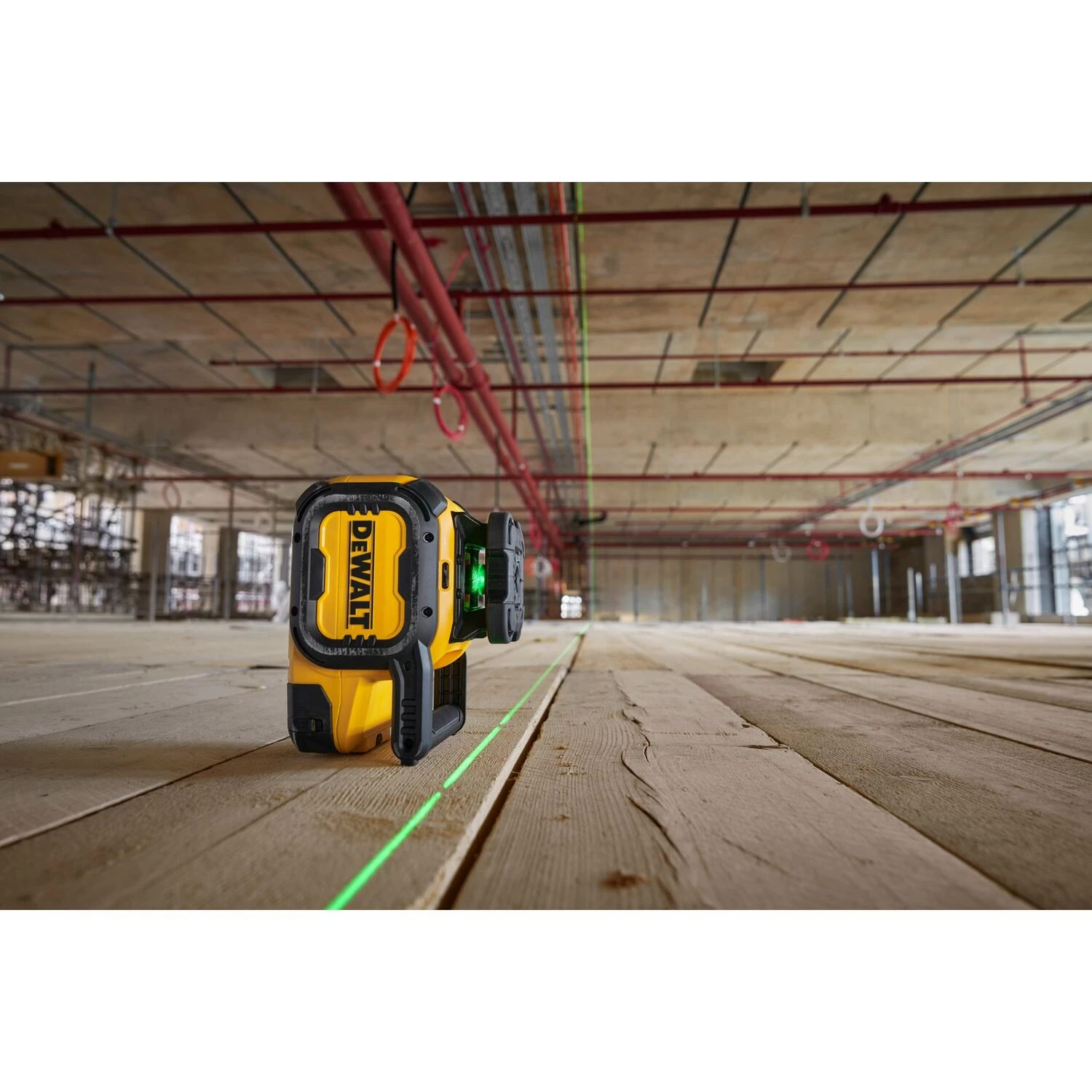 DeWALT DCLE15221G-QW Roterende Laser set incl. statief, ontvanger en meetlat in koffer - rood - 30m - IP66-image