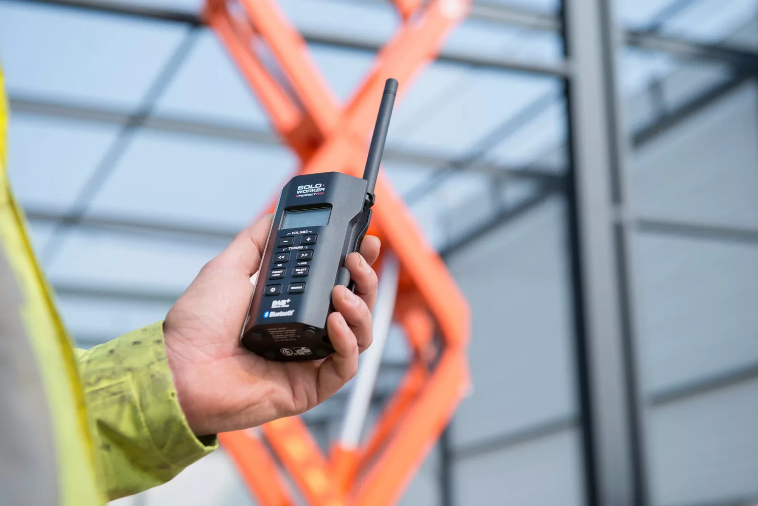 PerfectPro SOLOWORKER SWBT2 - Radio de chantier Li-Ion - DAB+ BT - FM RDS - DAB+ - bluetooth - aux-in - sur secteur et batterie-image