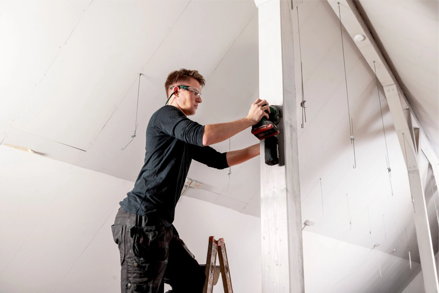 Metabo 691200000 - Ponceuse excentrique sans fil Li-Ion 18V (machine seule) dans systainer + 50x papier de verre - 125mm - moteur brushless-image