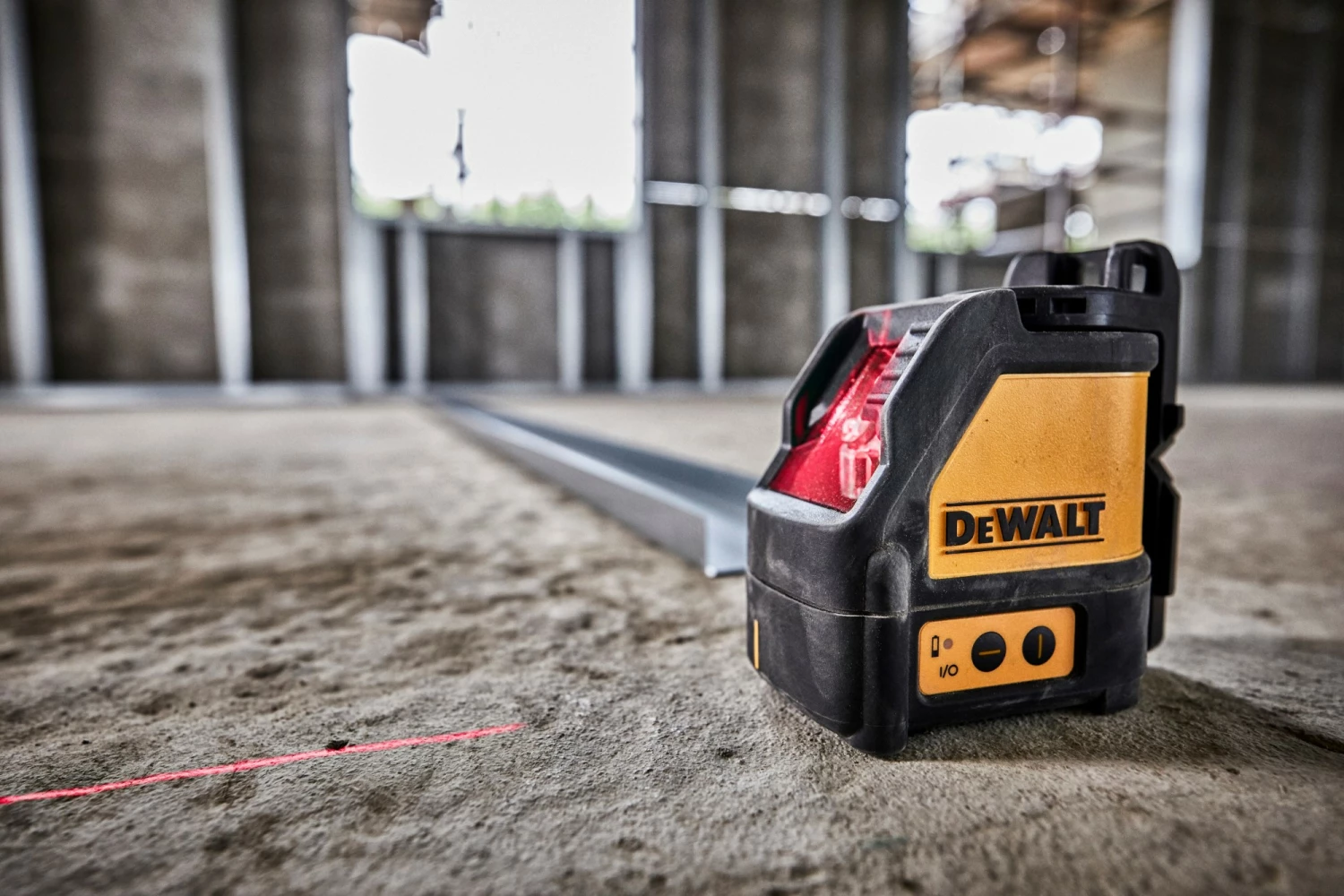 Dewalt DW088KPOL laser à lignes croisées à nivellement automatique dans un coffret (DW088K) & colonne (DE0882) - 15 m-image