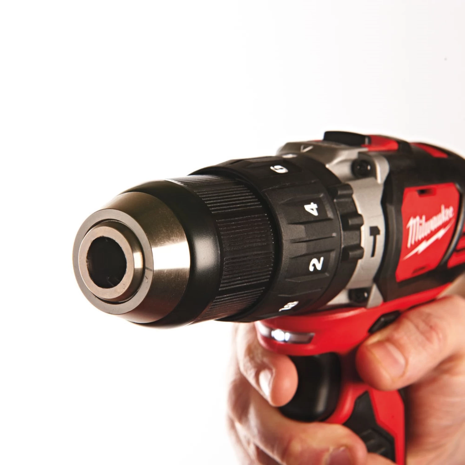 Milwaukee M18 BPD-202C 18V Li-Ion accu klopboor- /schroefmachine set (2x 2.0Ah accu) in koffer-image