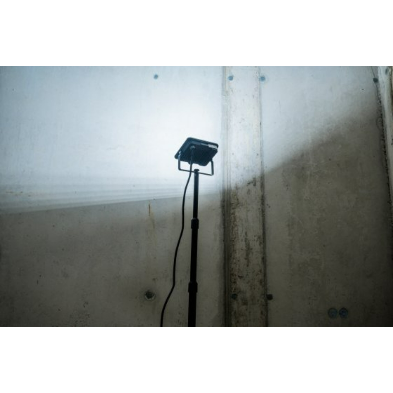 Brennenstuhl JARO 7060 T LED Bouwlamp Met Statief - 5800Lm-image