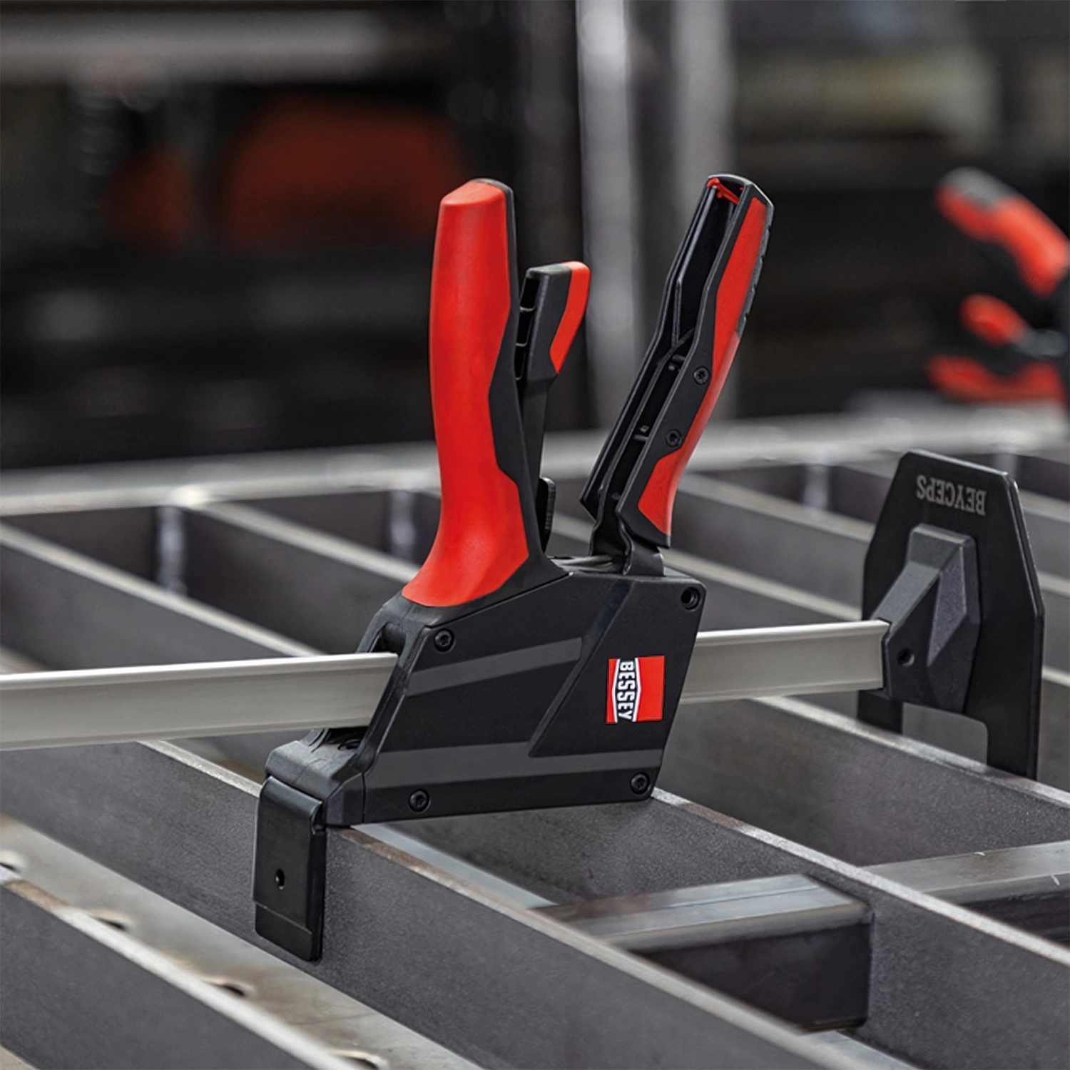 Bessey BEYCEPS BEY23 Aide au montage - capacité de levage jusqu'à 180 kg - 5-230 mm-image