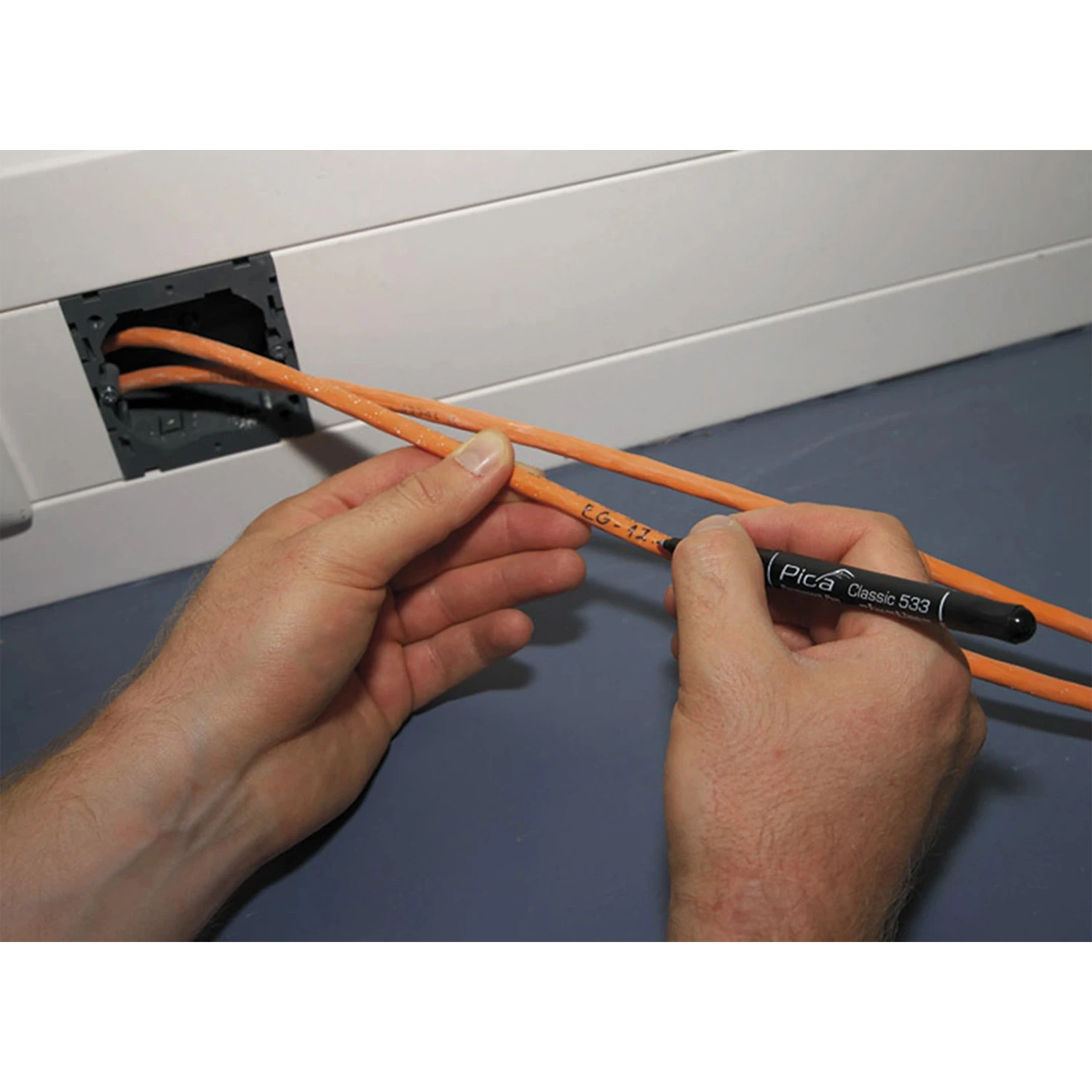 Pica 533/46 Classic Permanent Pen - Rond - Zwart - 0.7mm (10st)-image