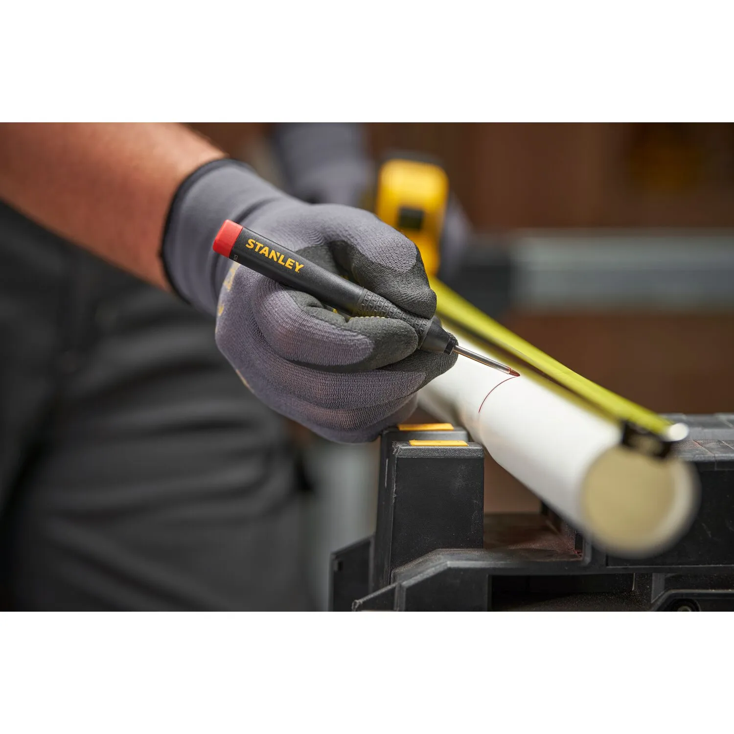Stanley STHT47005-0 Markeerstift voor diep bereik met holster - Rood