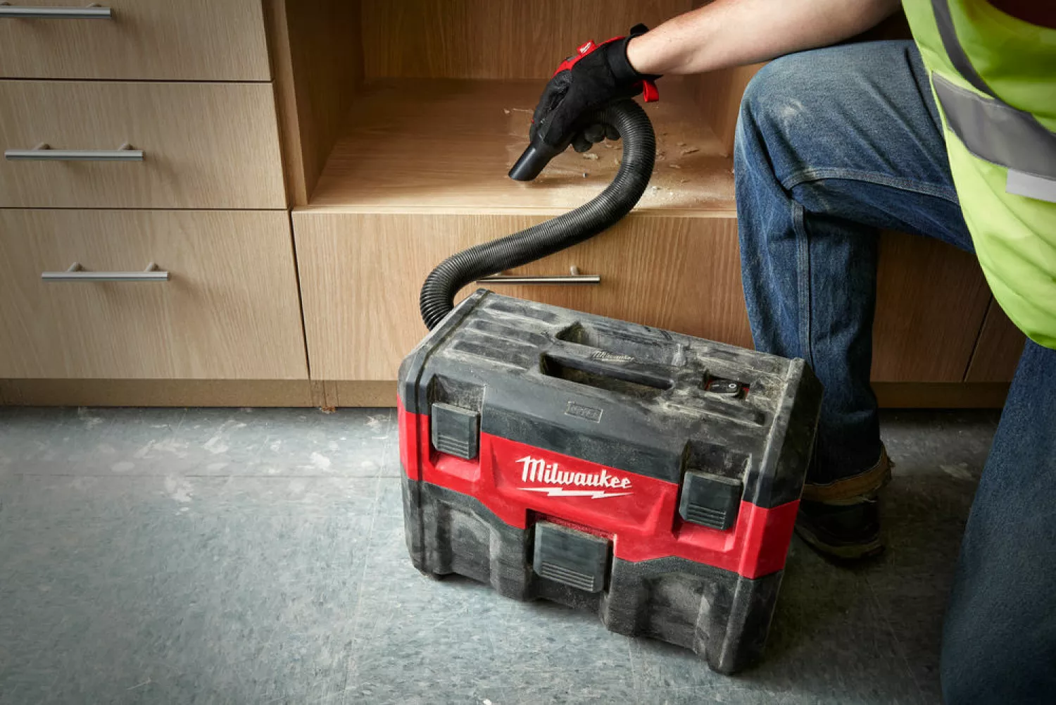 Milwaukee M18 VC2-0 18V Li-Ion accu nat- en droogzuiger / stofzuiger body - 7,5 liter-image