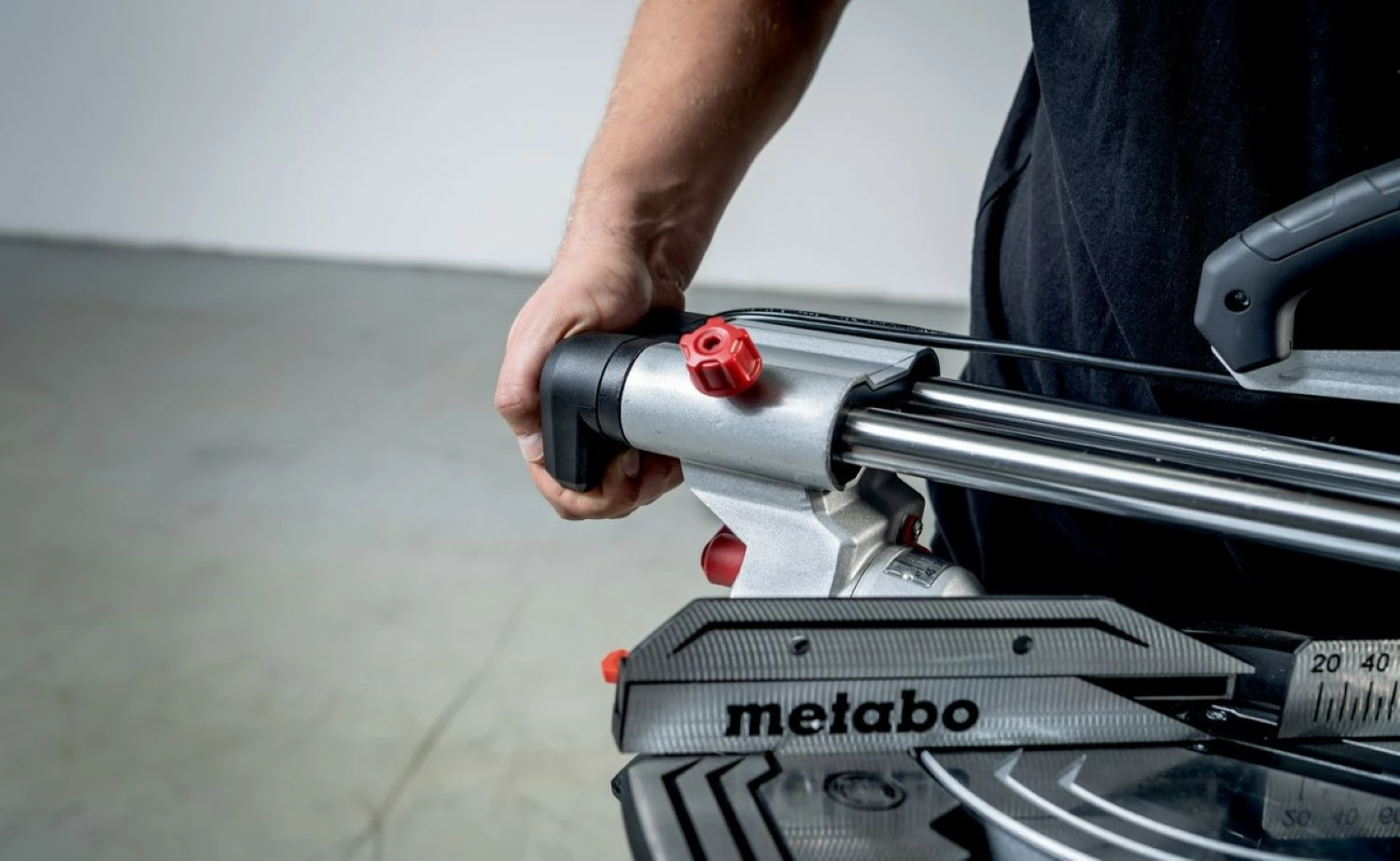 Metabo KGS 305 M Afkortzaag - 2000W - 305 x 30mm - Quick hendel - met onderstel KSU 401-image